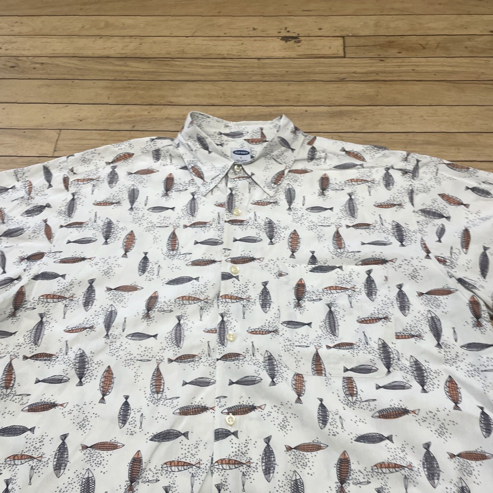 Old Navy VINTAGE Old Navy Camp Button Shirt Men L Geometric Fish Cream Orange Print Point Collar Size US L / EU 52-54 / 3 - 4 Thumbnail