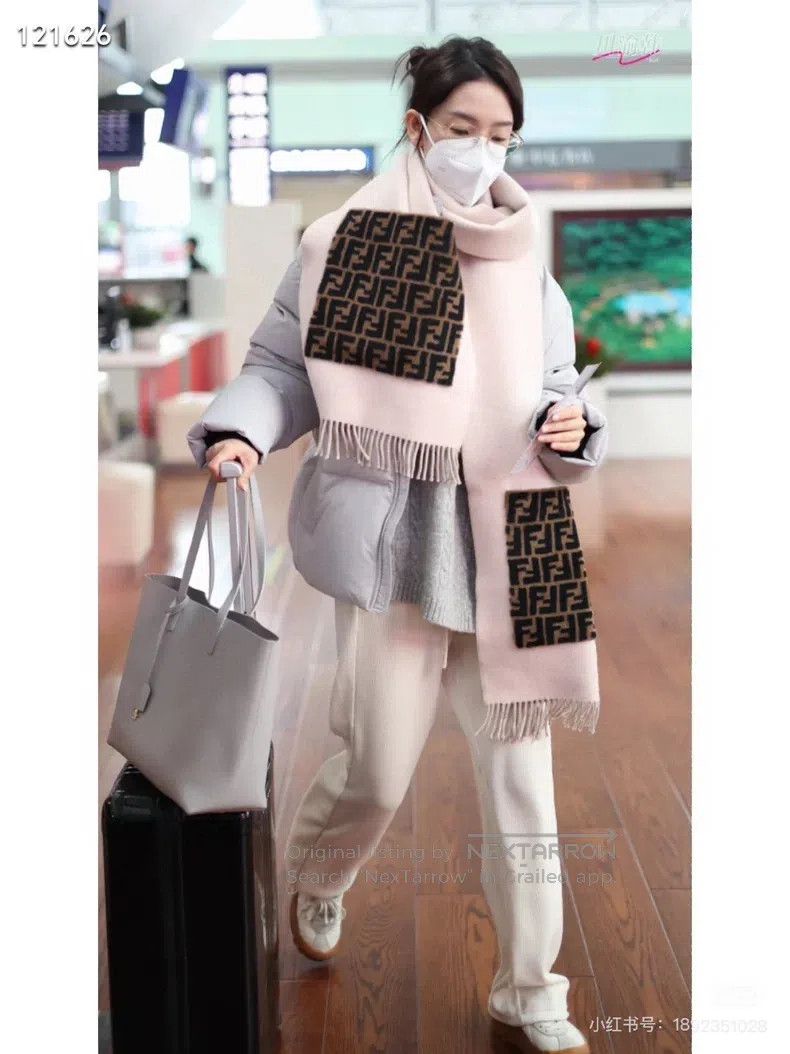 Fendi Fendi size 210*38cm Stole scarf, reversible, wool + cashmer Size ONE SIZE - 8 Thumbnail