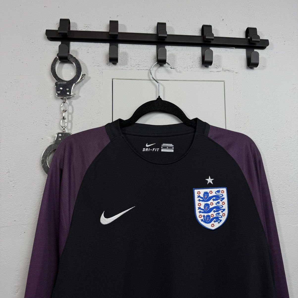 Nike Vintage Nike England Match Warn Style Jersey Long Sleeve Size US M / EU 48-50 / 2 - 2 Thumbnail
