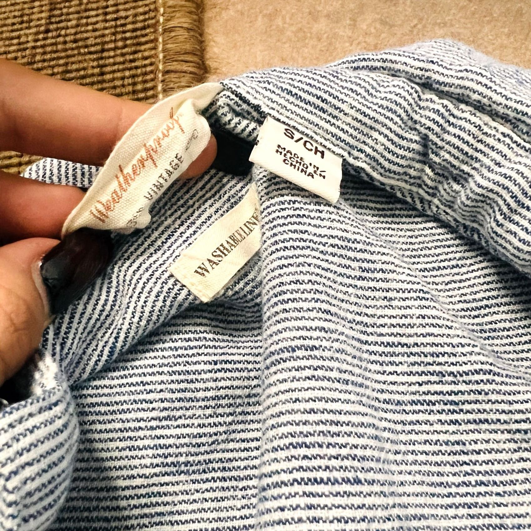 Vintage VINTAGE Weatherheart Blue White Striped Cropped Button Up Top S Women's Shirt Size S / US 4 / IT 40 - 3 Thumbnail