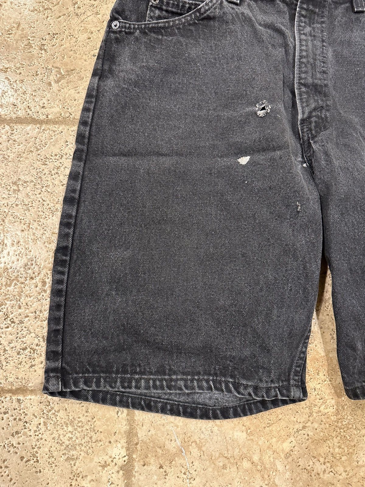 Levi's Levi’s Vintage 550 Black Ditressed Denim Shorts Orange Tab Size US 36 / EU 52 - 2 Thumbnail