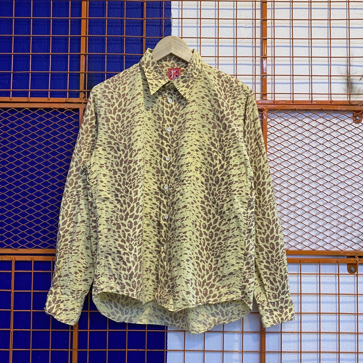 Bape Vintage Bathing Ape Shirt Fullprint Japanese Brand Size US M / EU 48-50 / 2 - 1 Thumbnail