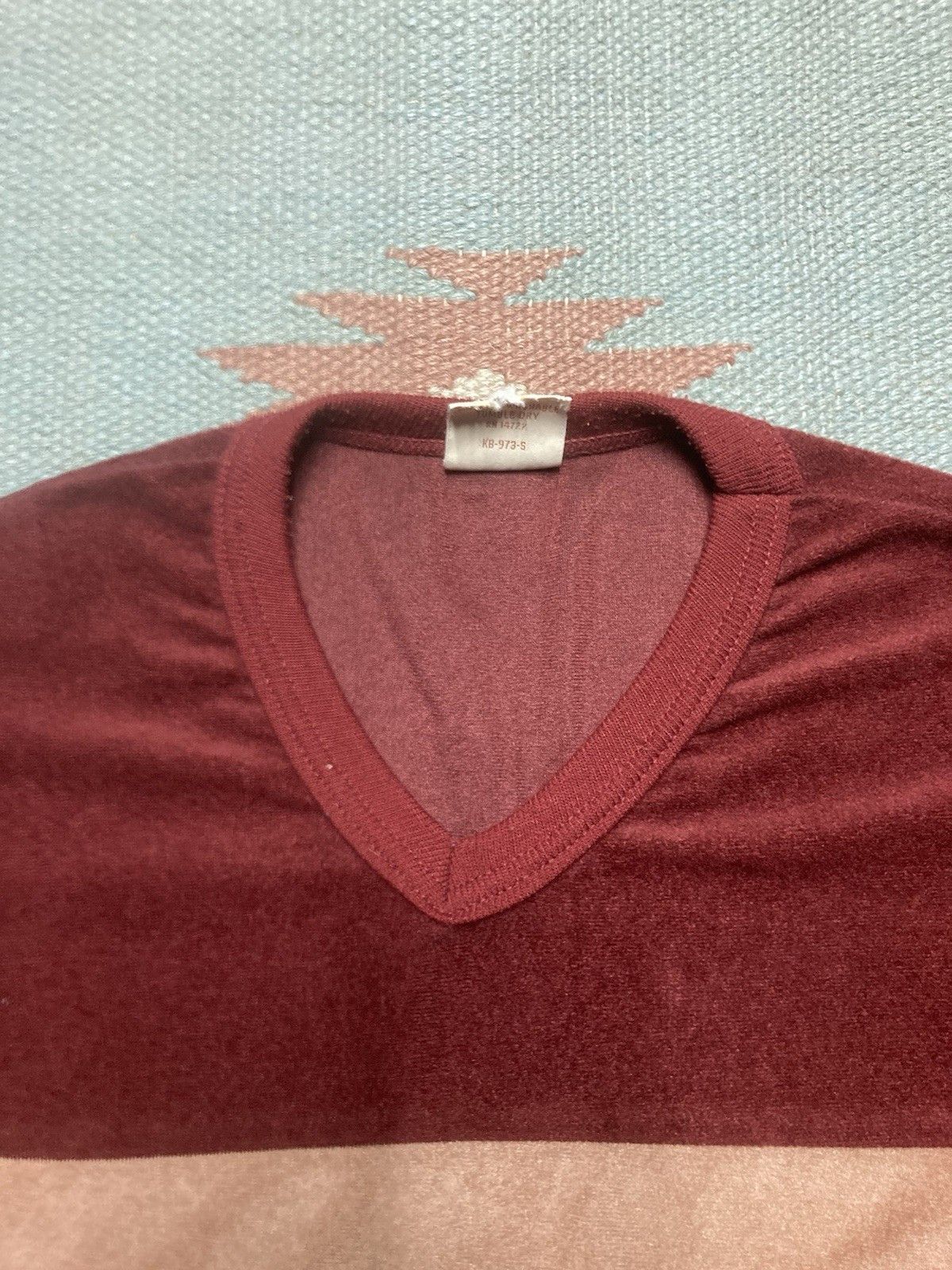 Vintage vtg 70s t shirt v neck velour maroon 2 tone boys 14 men’s XS Size US XS / EU 42 / 0 - 3 Thumbnail