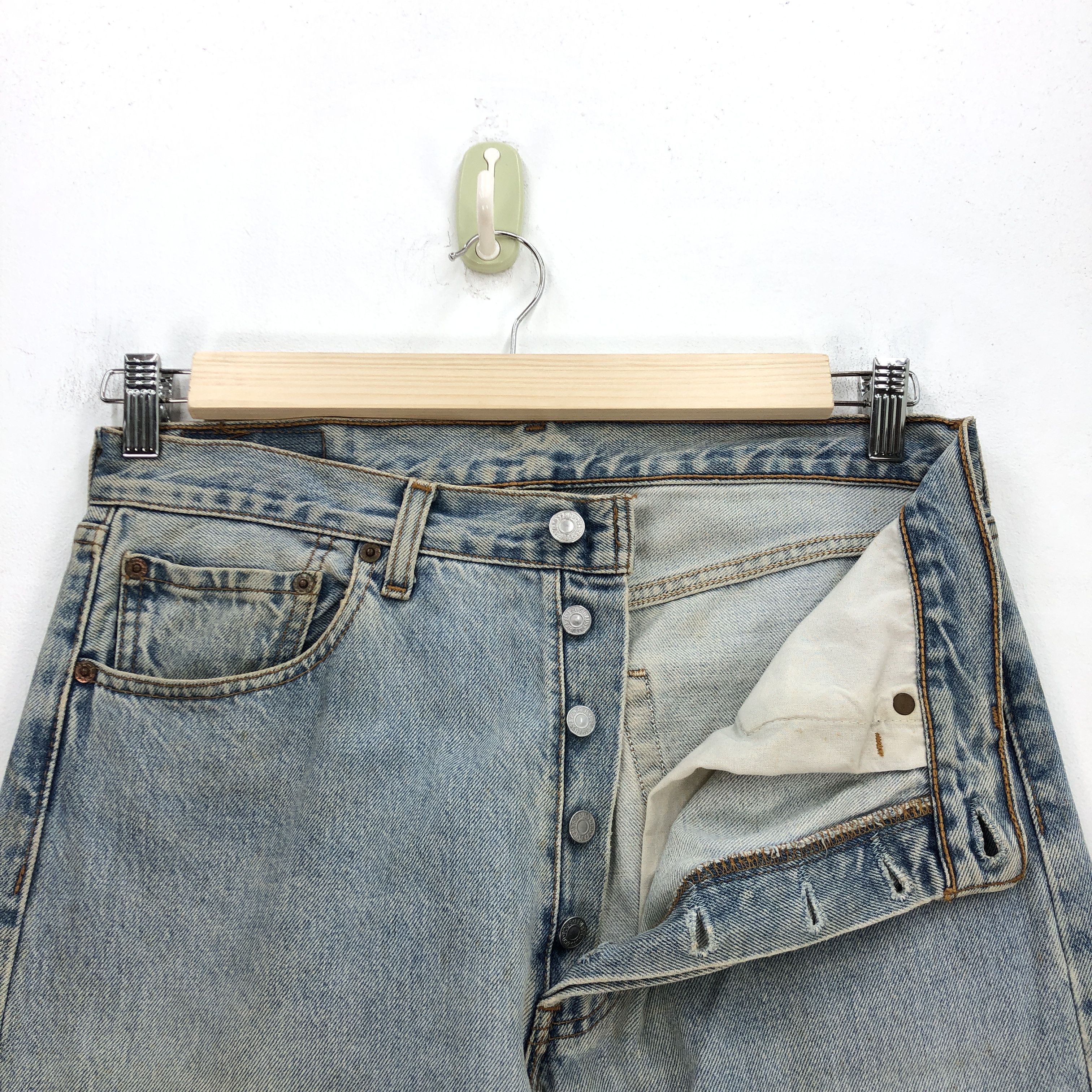 Levi's Vintage Levis 501 Sun Faded Jeans Levi's Light Wash Denim Size US 32 / EU 48 - 5 Thumbnail