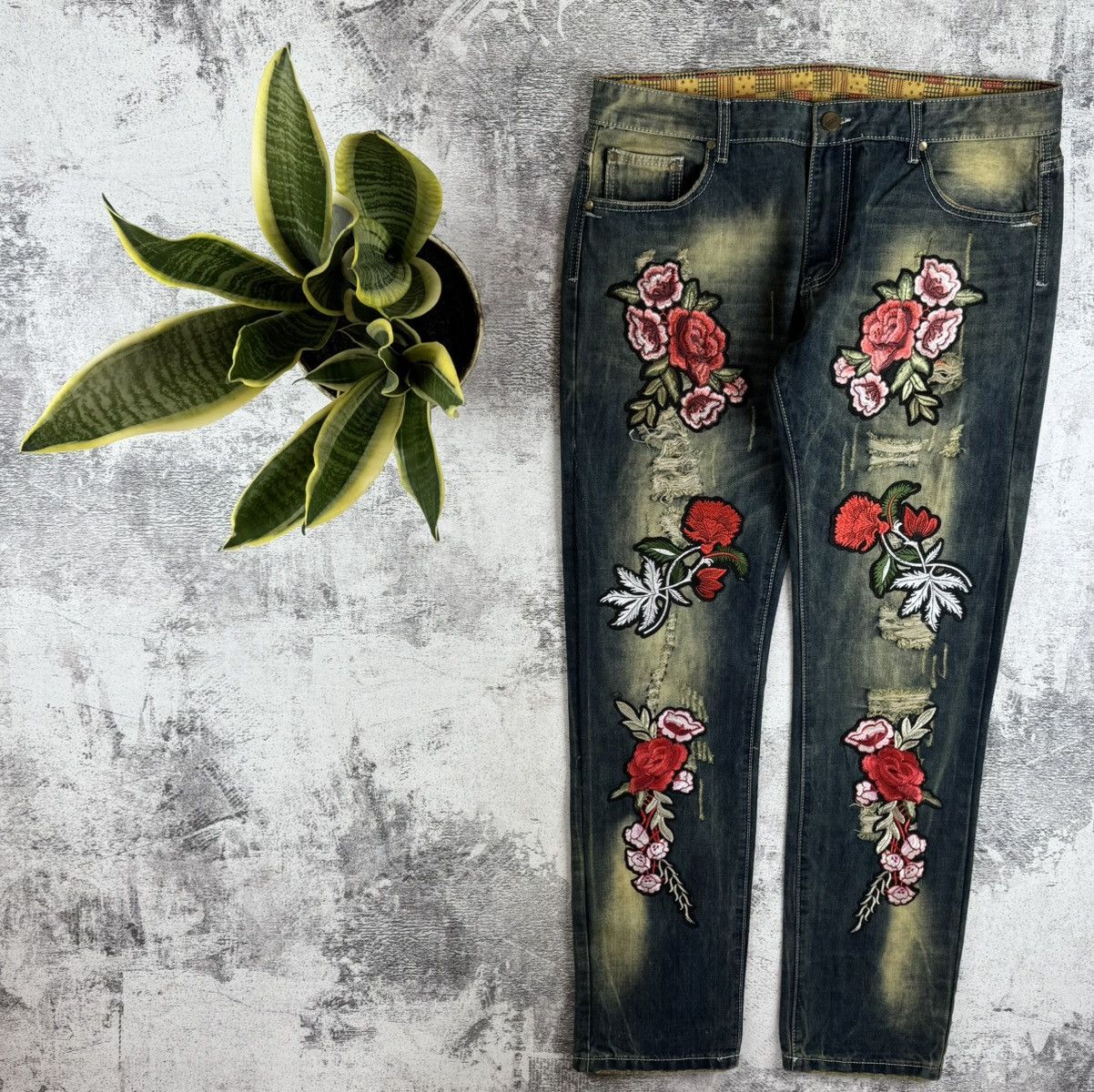 Japanese Brand Rose Embroidered Faded Skate Relaxed Jeans Pants Trousers Size US 38 / EU 54 - 1 Thumbnail