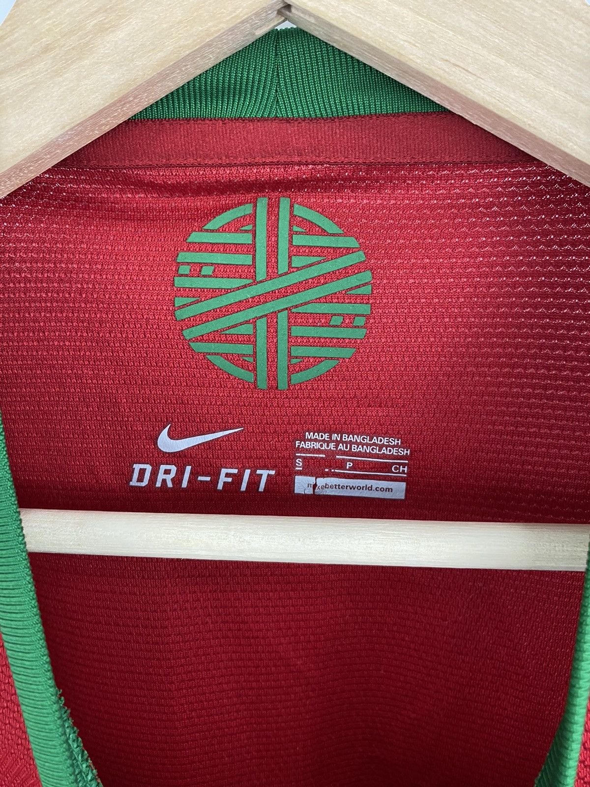 Nike 🇵🇹 Vintage 2012 Nike Portugal Soccer Jersey T-Shirt Y2K Rare Size US S / EU 44-46 / 1 - 4 Thumbnail