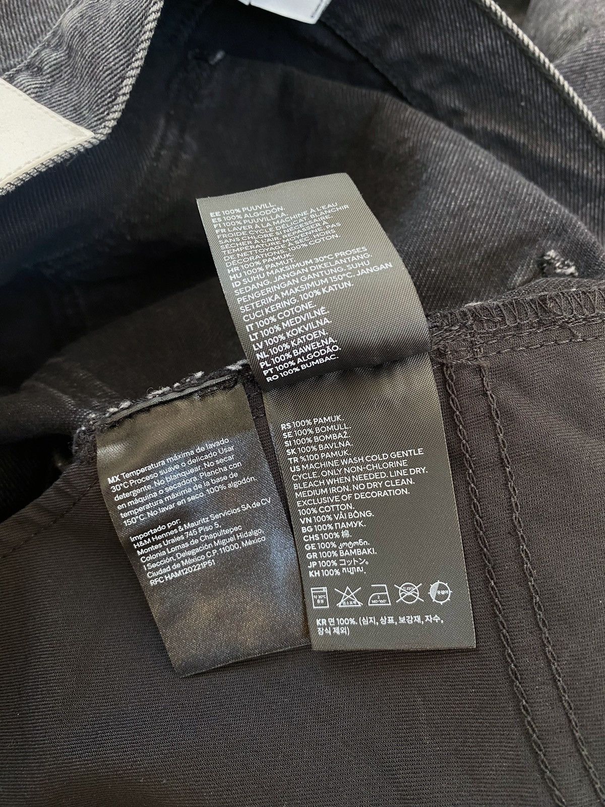 H&M × Jean-Michel Basquiat × Who Decides War Who Decides War Baggy denim jeans H&M x Basquiat x Ev&Tela Size US 34 / EU 50 - 17 Thumbnail