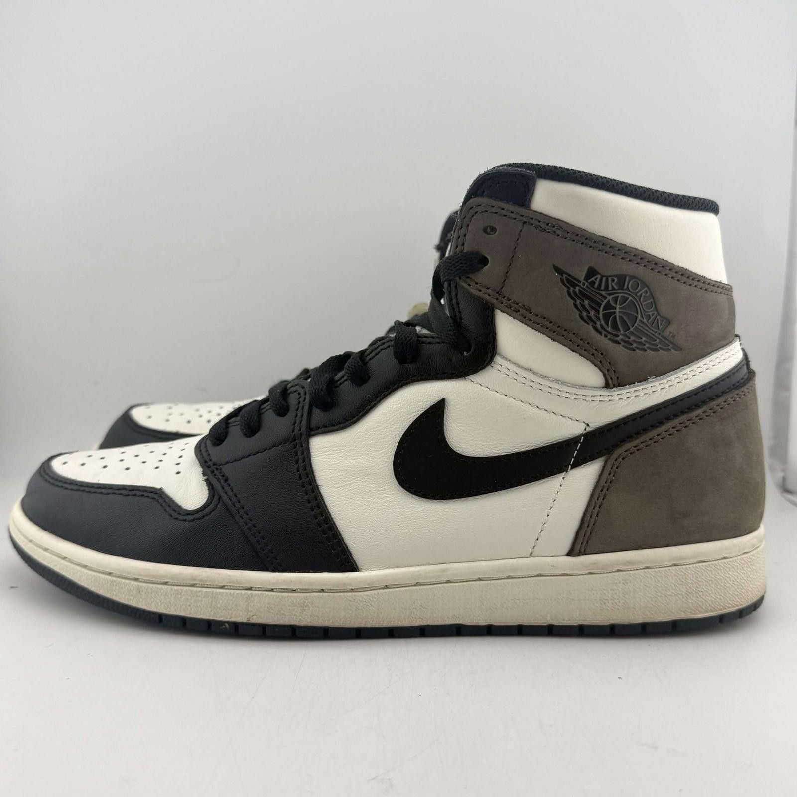 Jordan Brand Jordan 1 Mocha Sneakers US 10 Used No Box 555088-105 Size US 10 / EU 43 - 2 Thumbnail