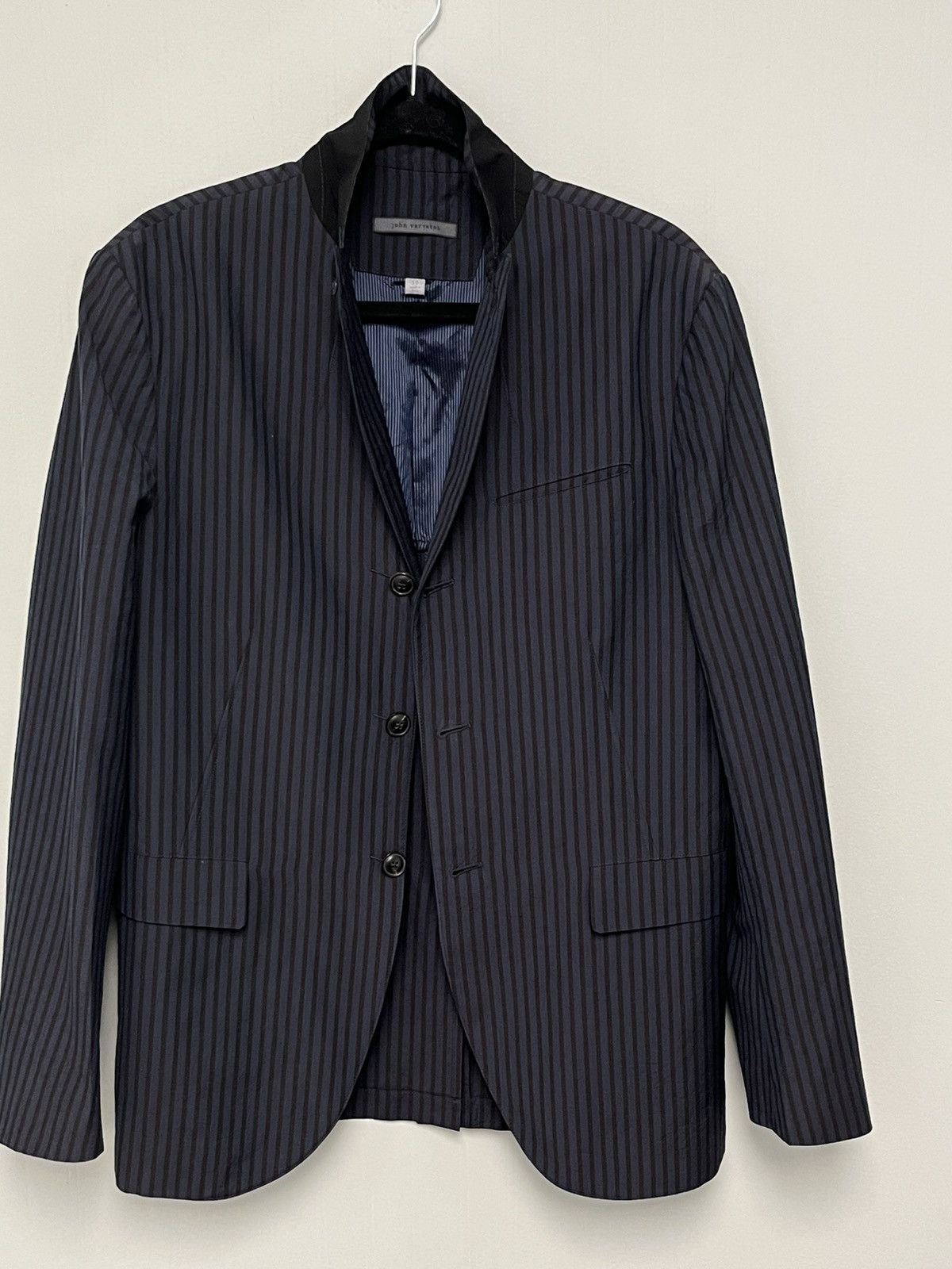John Varvatos Peak lapel striped jacket. Size EU 50 USA 40 Size US M / EU 48-50 / 2 - 12 Thumbnail