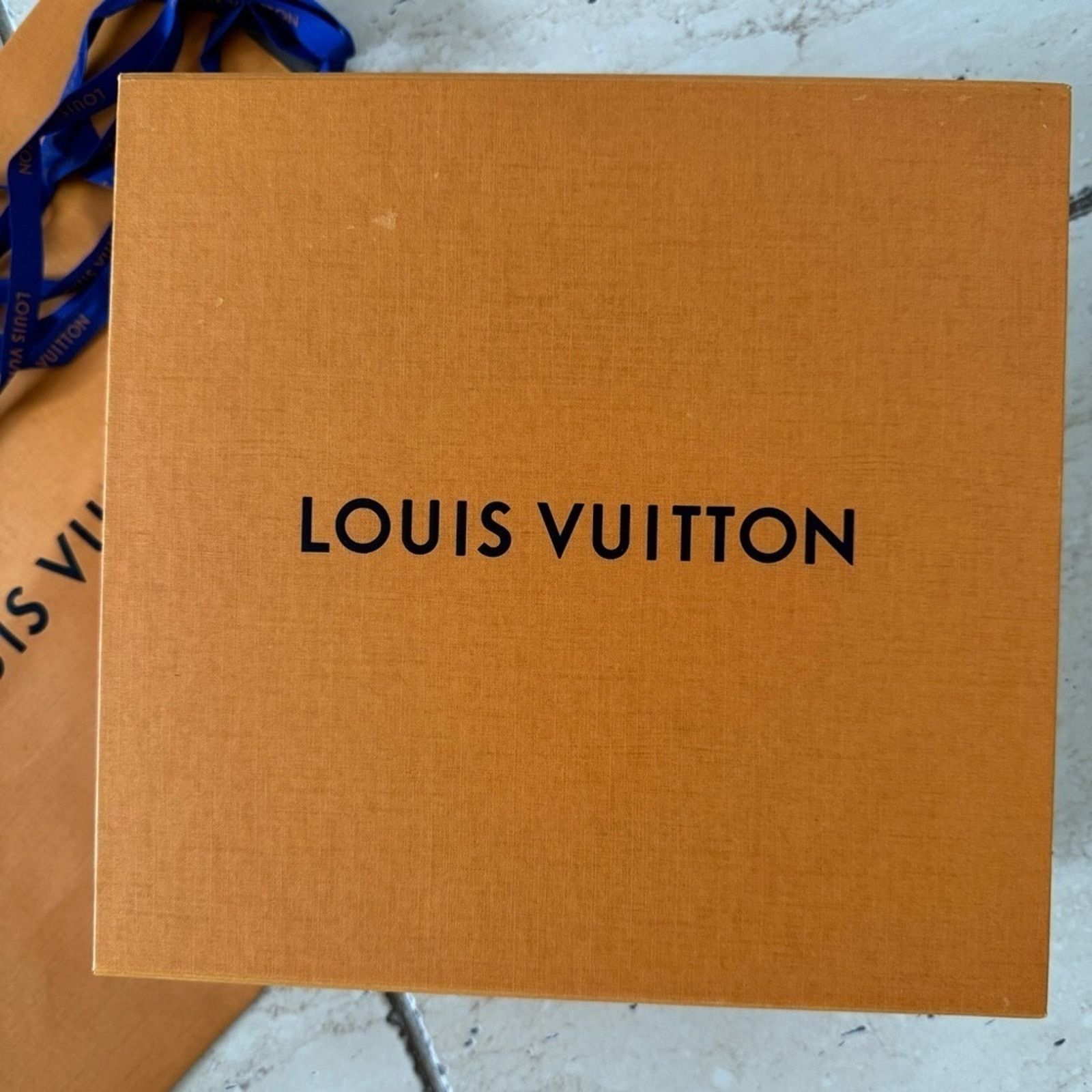 Louis Vuitton LOUIS VUITTON Bag, Box, Ribbon Set, Authentic Size ONE SIZE - 2 Thumbnail