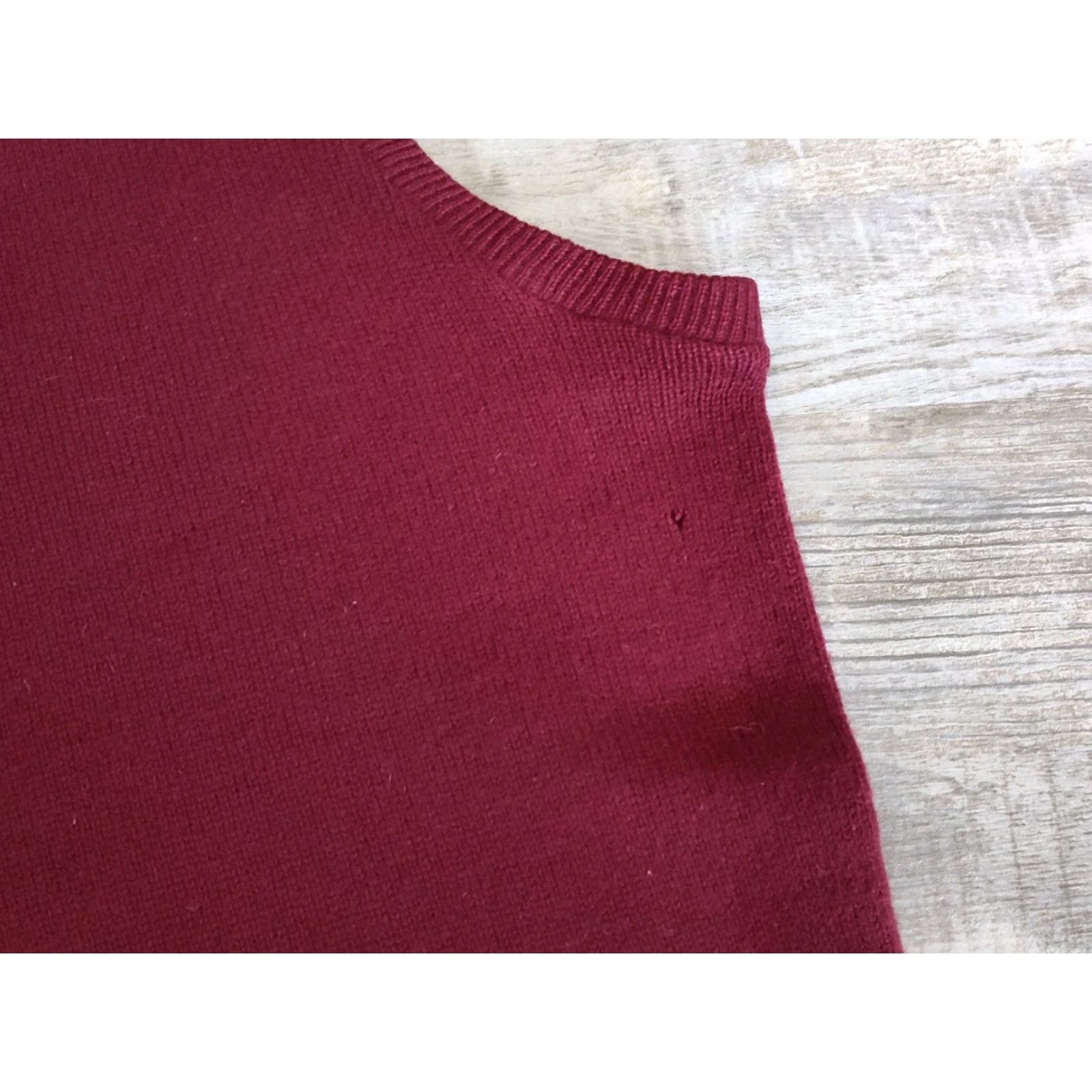 Vintage Vintage Desmond's 1960s Cashmere V-Neck Sweater Vest Mens Medium Burgundy All Seasons Size US M / EU 48-50 / 2 - 7 Thumbnail