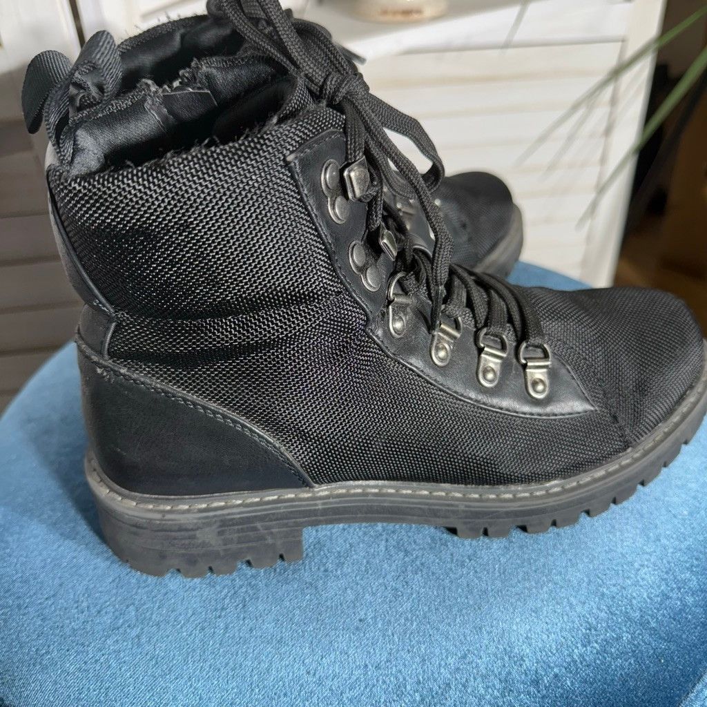 Vintage White Mountain black women’s lace up combat boots sz 7.5 Size US 7.5 / IT 37.5 - 9 Thumbnail
