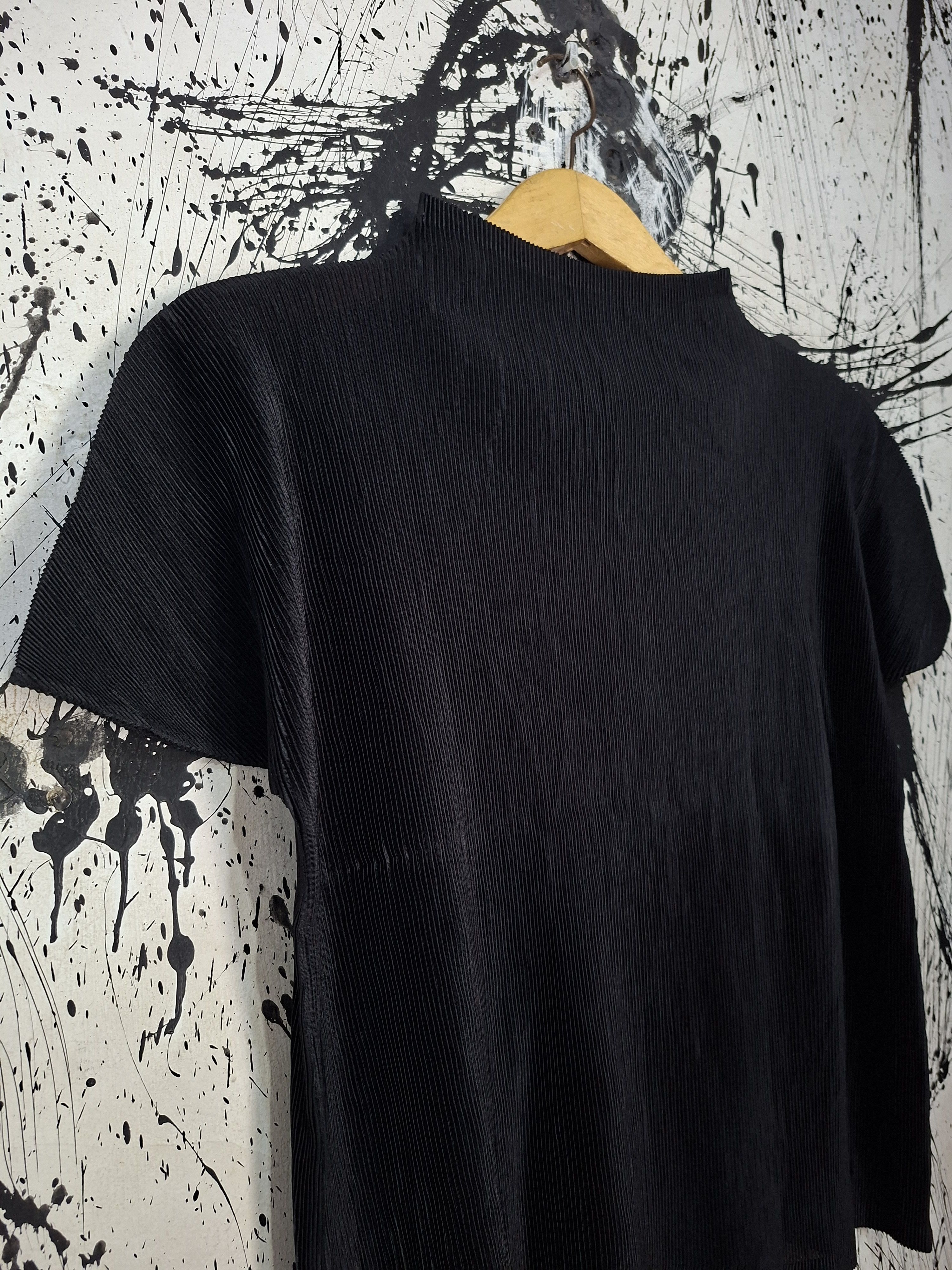 Pleats Please Issey Miyake PLEATS PLEASE ISSEY MIYAKE MOCK NECK BLOUSE Size L / US 10 / IT 46 - 2 Thumbnail