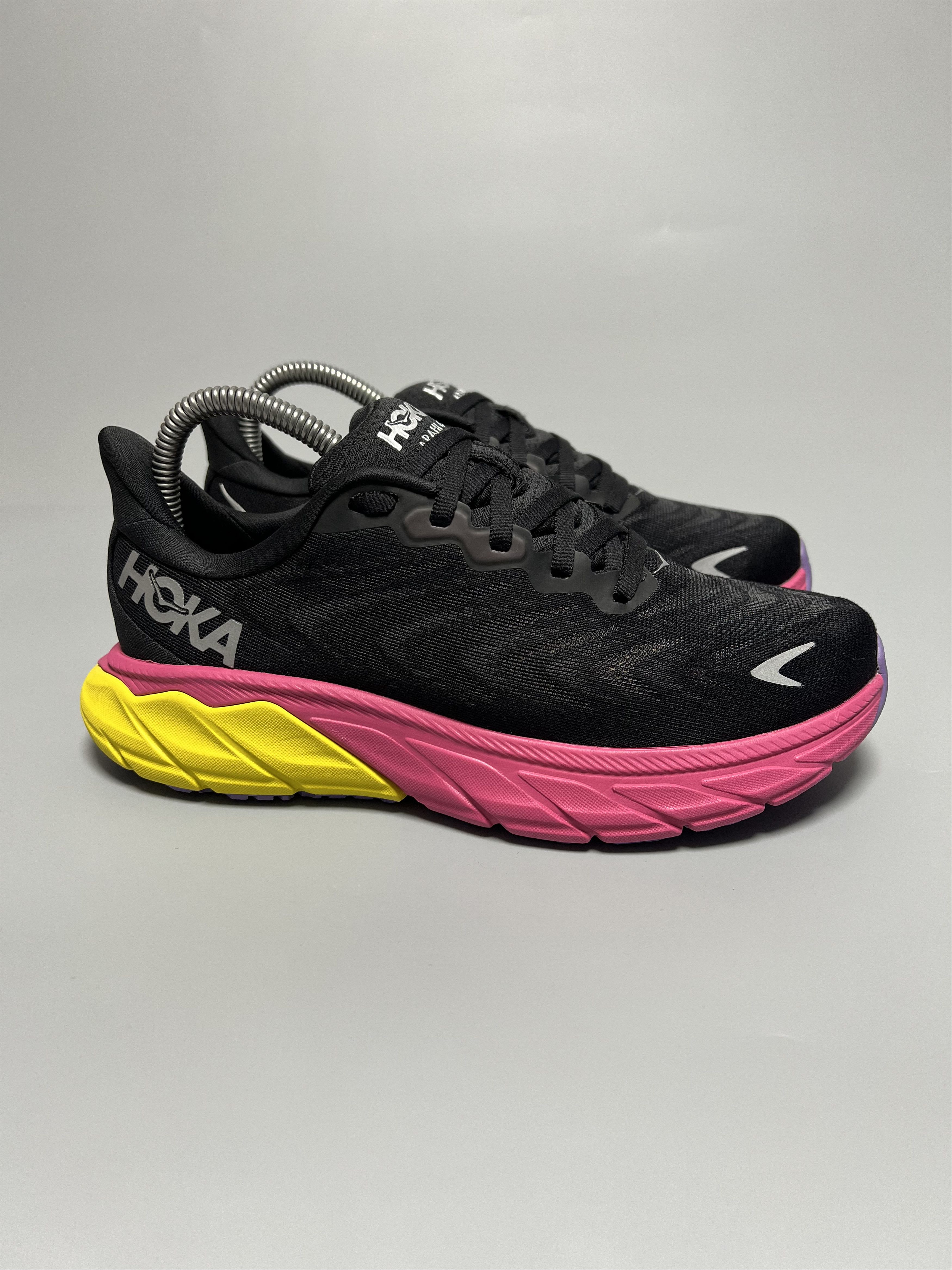 Hoka 6B Hoka One One Arahi 6 Running Shoes Size US 6 / IT 36 - 1 Thumbnail