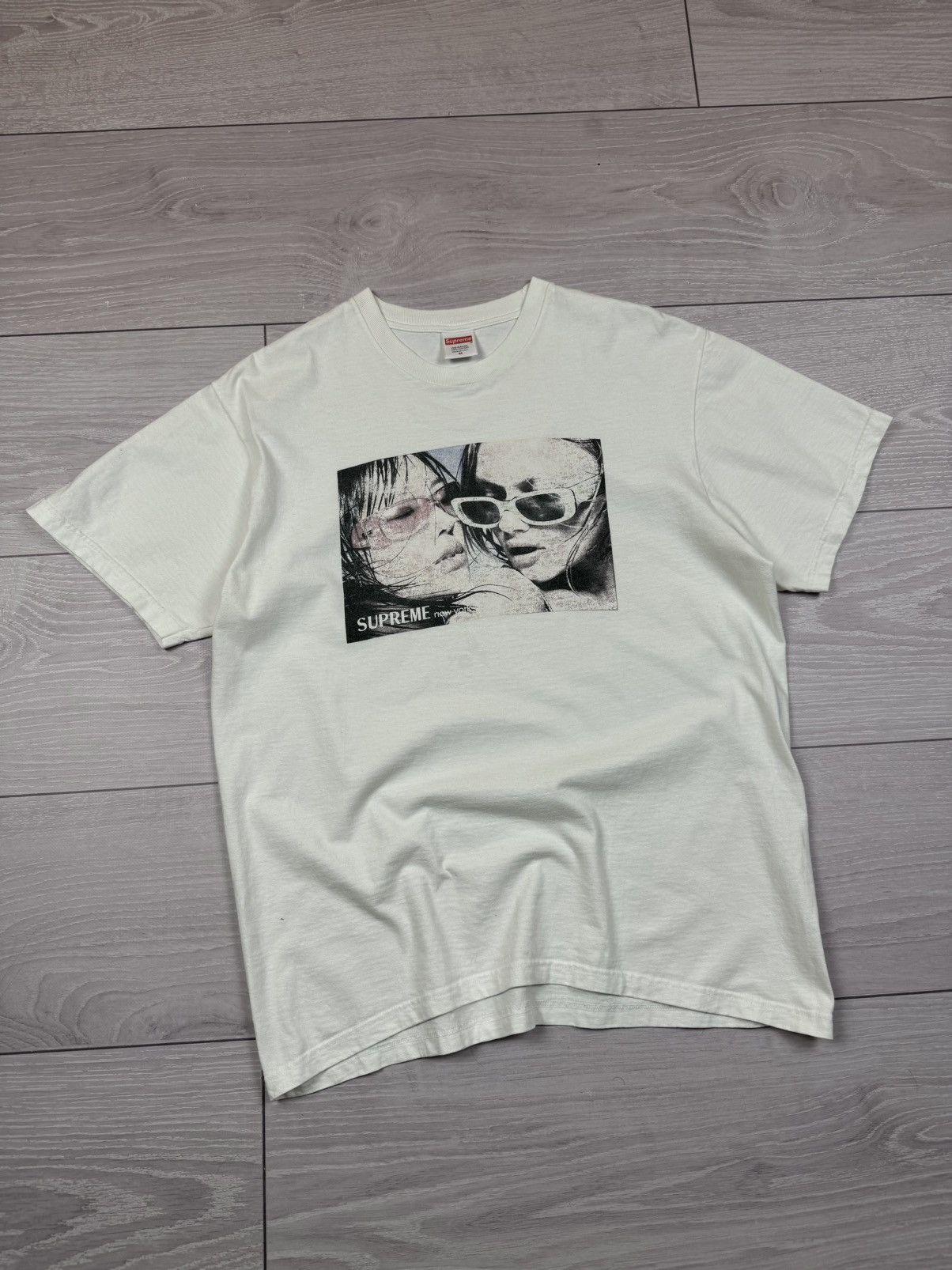 Supreme tee 2023 size popular large