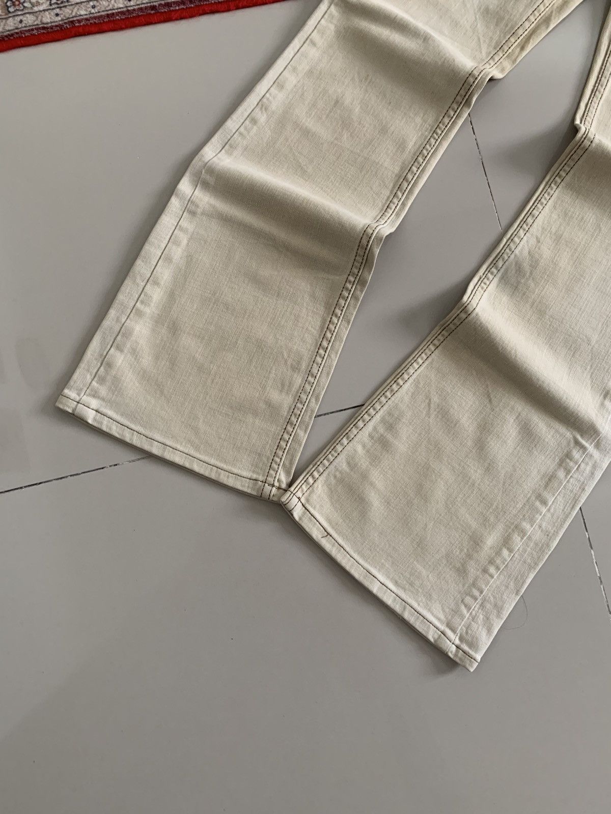 Japanese Brand Honeysuckle Rose Faded Bush Flared Jeans Size US 28 / EU 44 - 4 Thumbnail