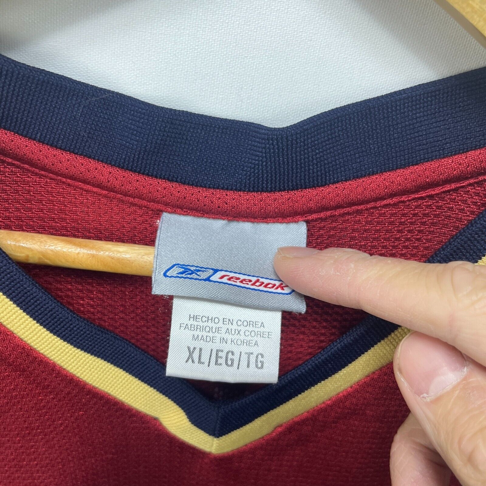 Reebok × Vintage Vintage Y2K Cleveland Cavaliers LeBron James NBA Basketball Size US XL / EU 56 / 4 - 4 Thumbnail