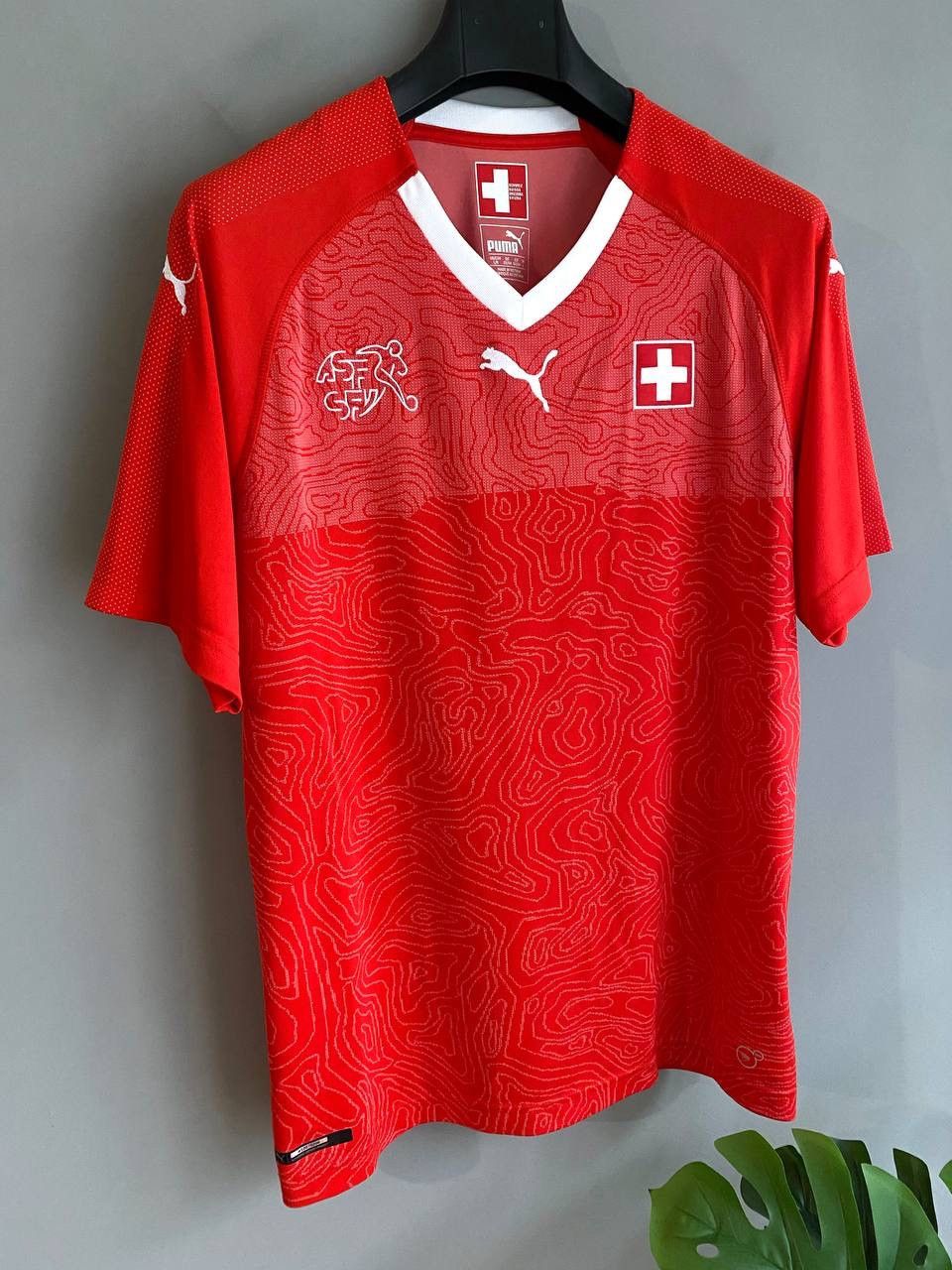Puma Puma Switzerland/Suisse National Team Soccer Jersey, Size L Size US L / EU 52-54 / 3 - 2 Thumbnail