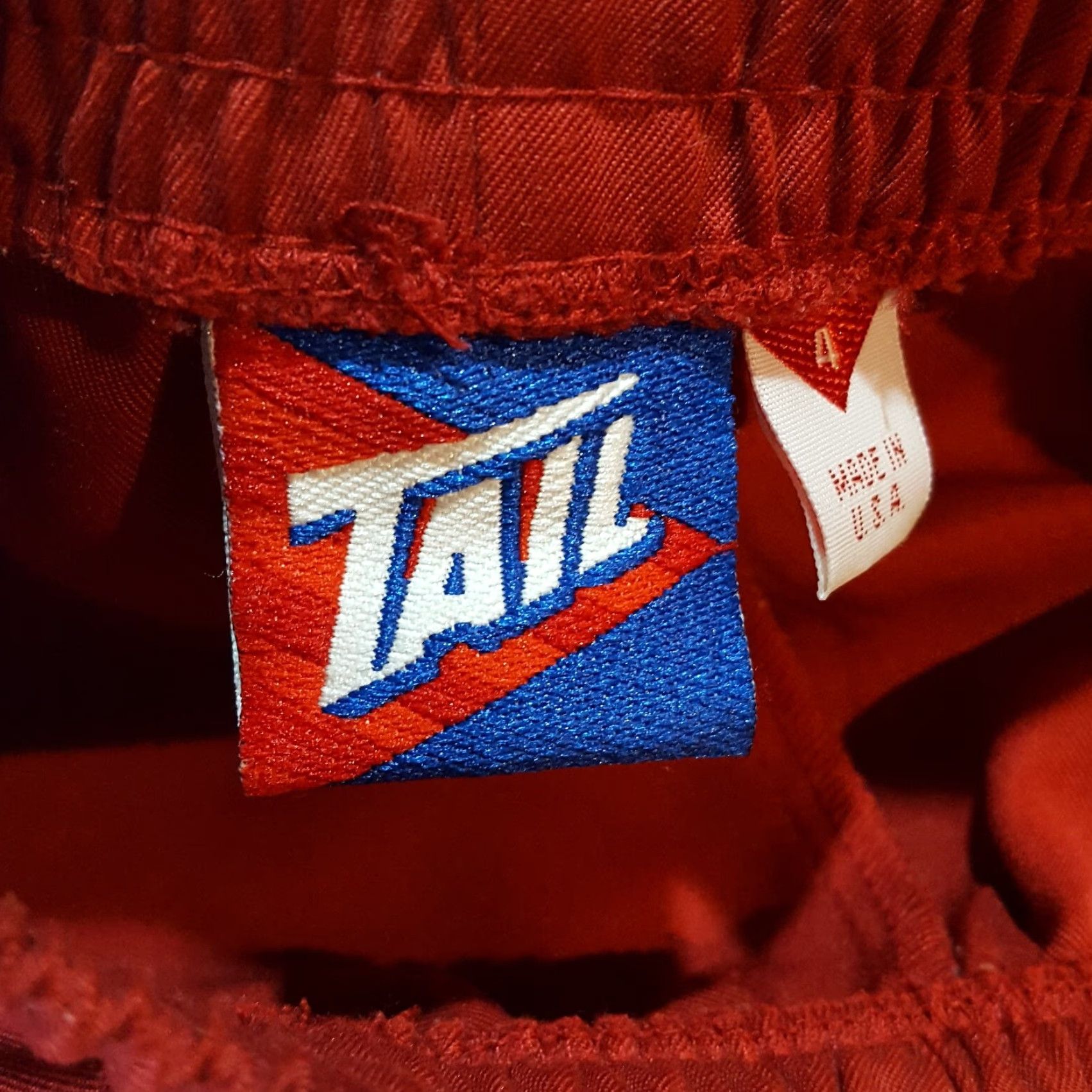 Vintage VINTAGE Tail Athletic Women's Shorts Red Swim? No. (Please note: No extra info) Size 27" / US 4 / IT 40 - 6 Thumbnail