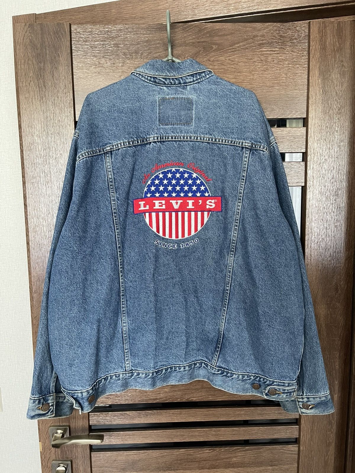 Levi's Vintage Clothing Levis Vintage Denim Jacket Big Logo Embroidered 80s Size US XL / EU 56 / 4 - 2 Thumbnail