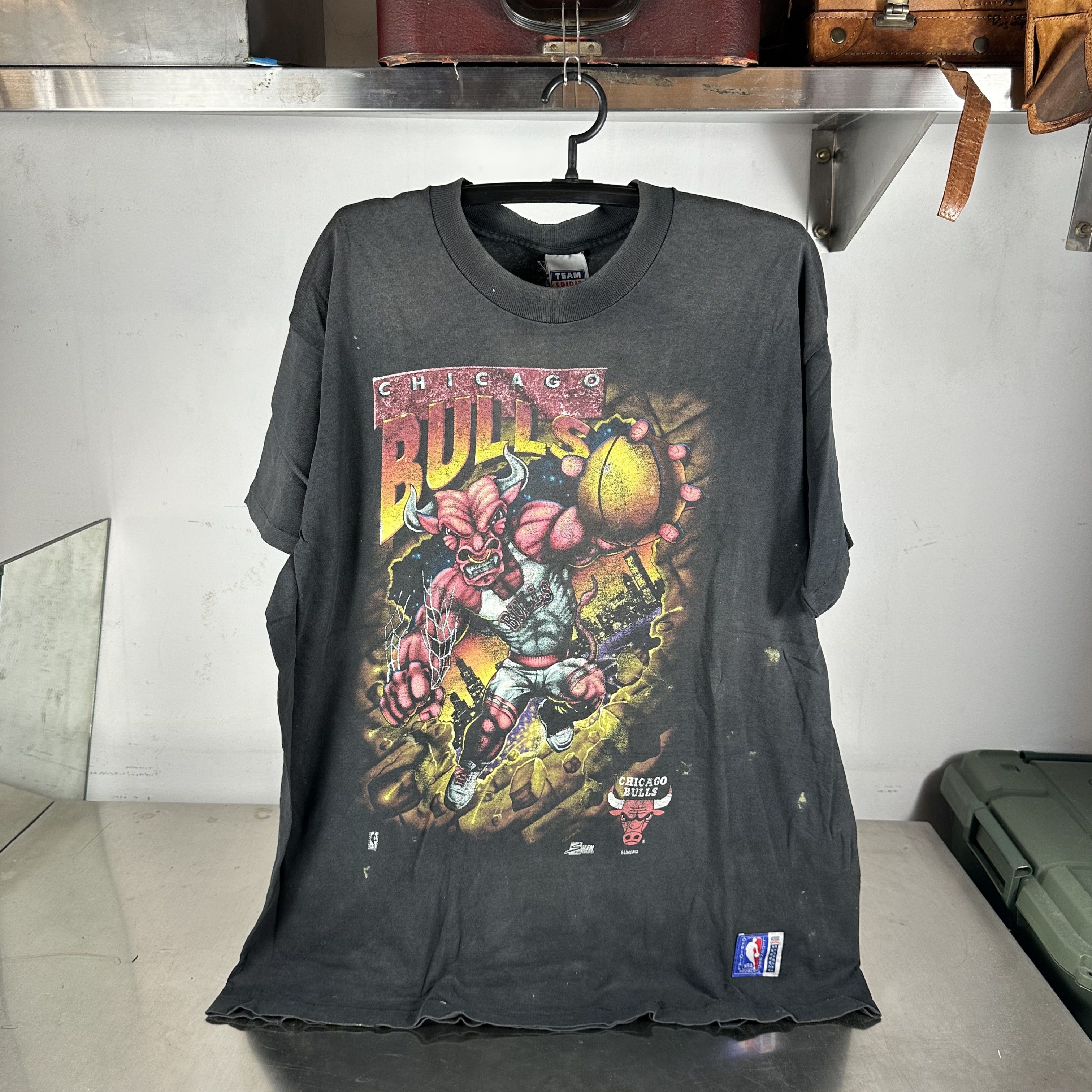 NBA × Vintage × Warner Bros Vintage 90s Tasmanian Devil Chicago 