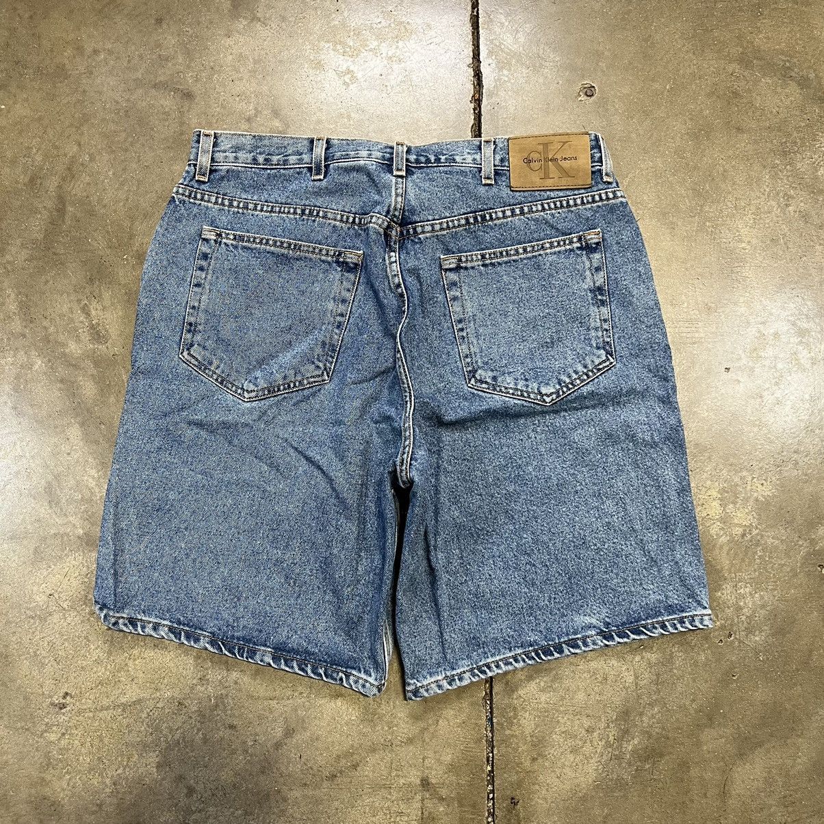 Calvin Klein × Vintage Vintage Y2K Calvin Klein Baggy Denim Shorts Jorts Jeans Size US 36 / EU 52 - 1 Thumbnail