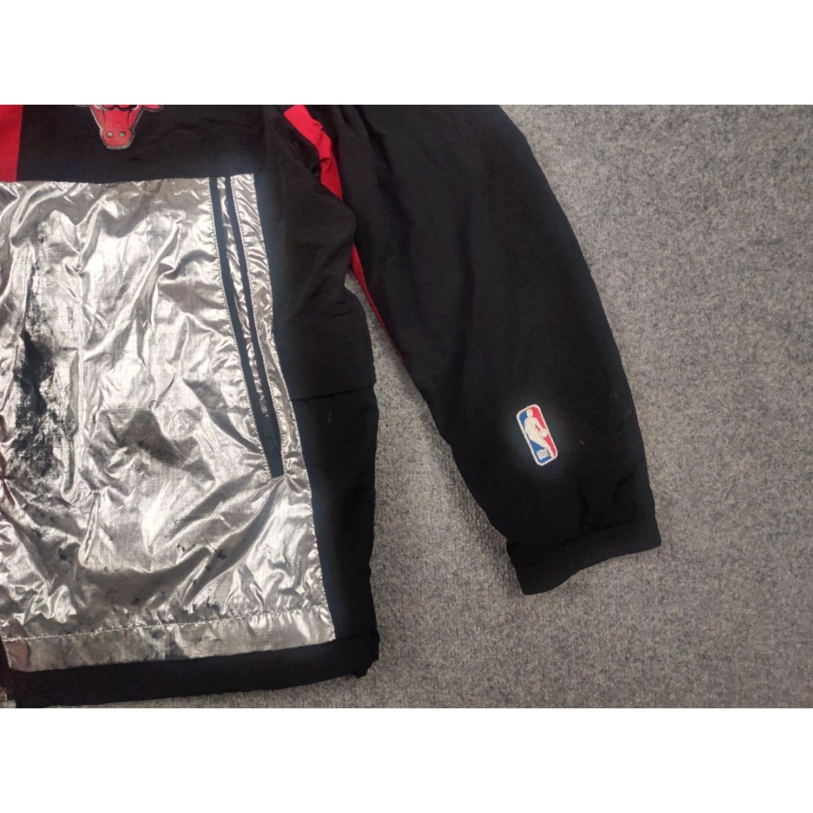 NBA Marcelo Burlon County of Milan by NBA Chicago Bulls Windbreaker Jacket Shirt Women? Men? XL Black Retro Designer Windbreaker (Jacket) Size US XL / EU 56 / 4 - 5 Thumbnail