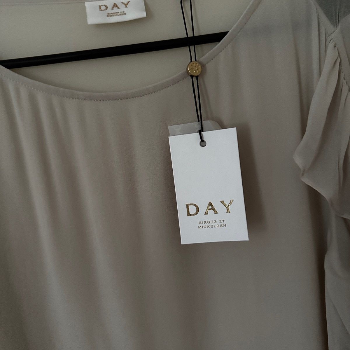 Other Day Birger et Mikkelsen Day Rose Blouse with Ruffle Sleeves Size M / US 6-8 / IT 42-44 - 2 Thumbnail