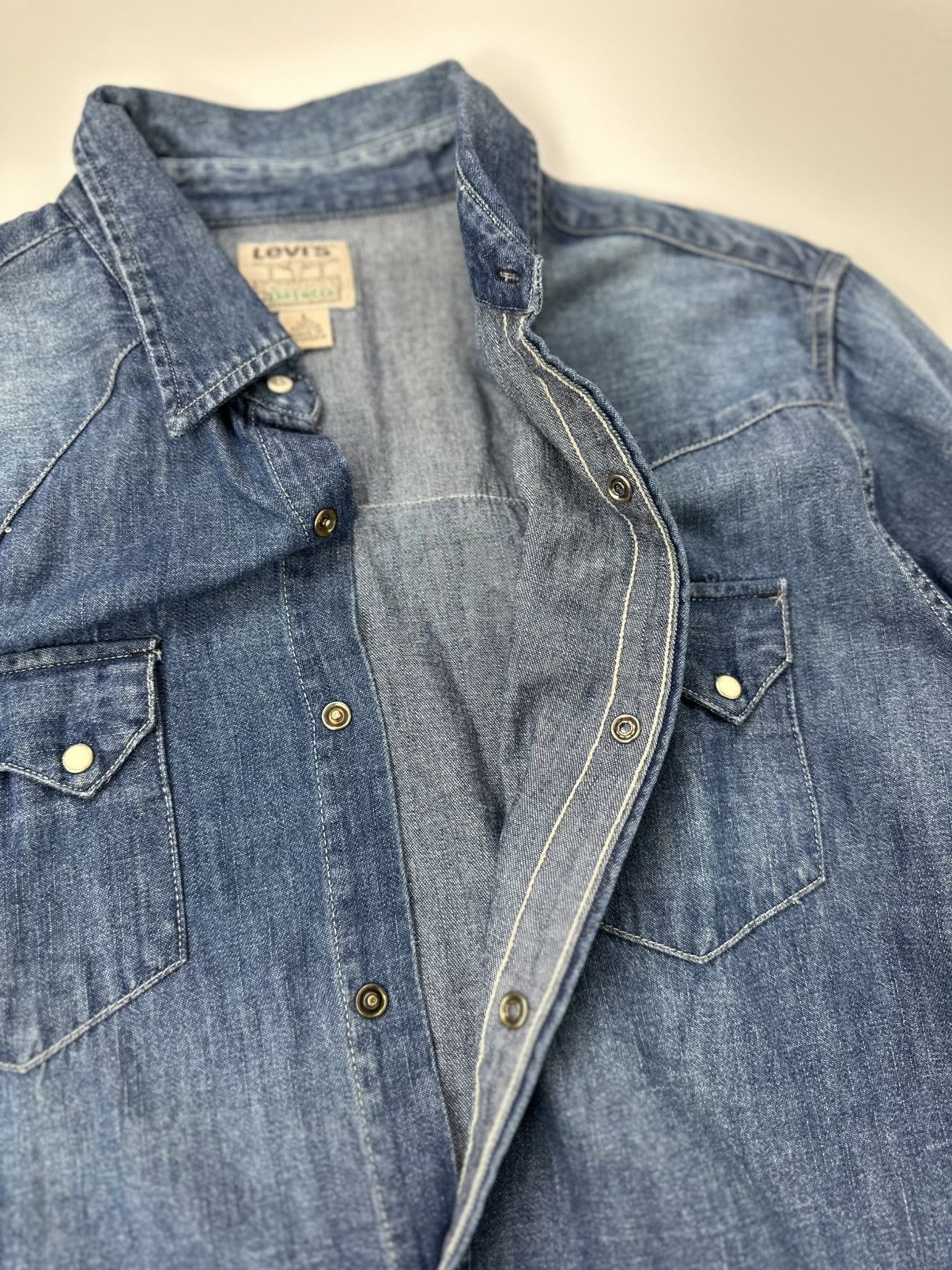 Levi's 90's Levis Snap Denim Shirt Men's Blue Size US L / EU 52-54 / 3 - 9 Thumbnail