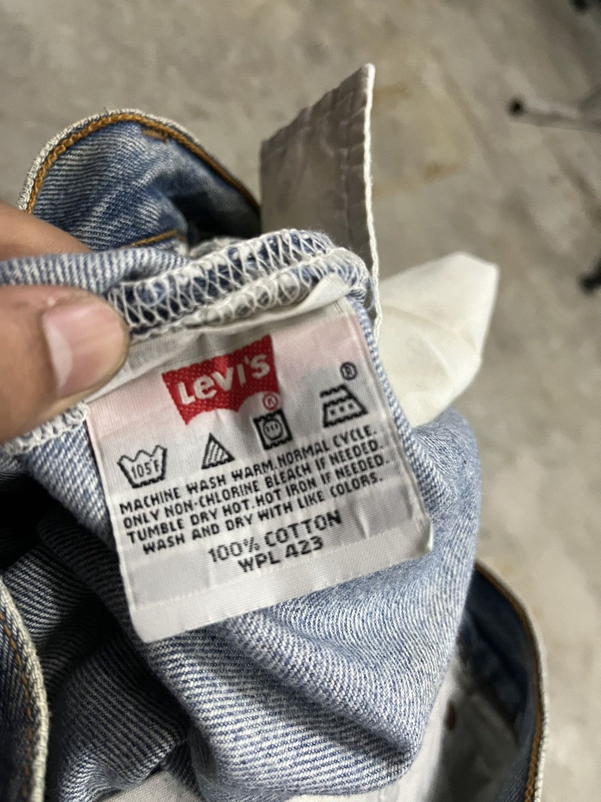 Levi's Vintage Levis light wash 501 distressed denim Size US 31 - 7 Thumbnail