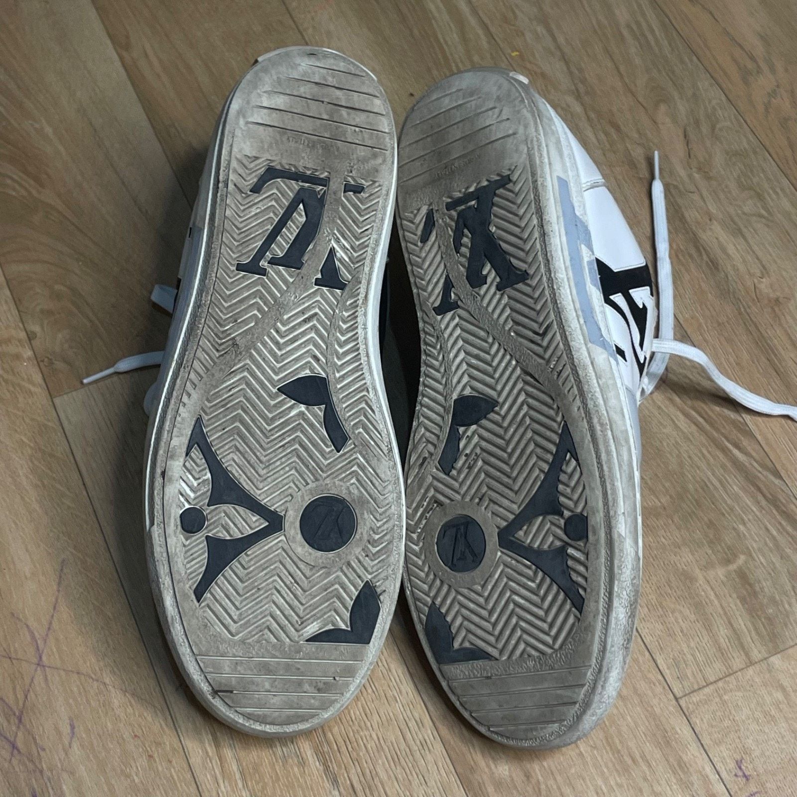 Louis Vuitton Louis Vuitton Charlie Sneakers Leather LV Shoes MEN WHITE Size US 9.5 / EU 42-43 - 11 Thumbnail