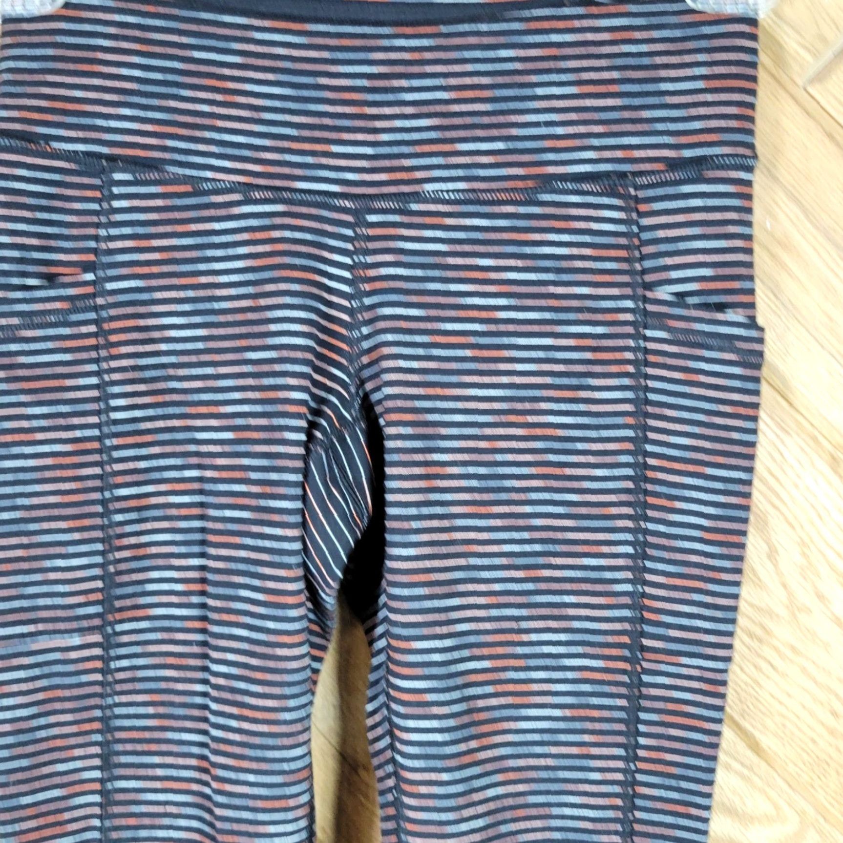 Vintage Lucy Womens Striped Capri Leggings Size S Activewear Size 28" / US 6 / IT 42 - 2 Thumbnail