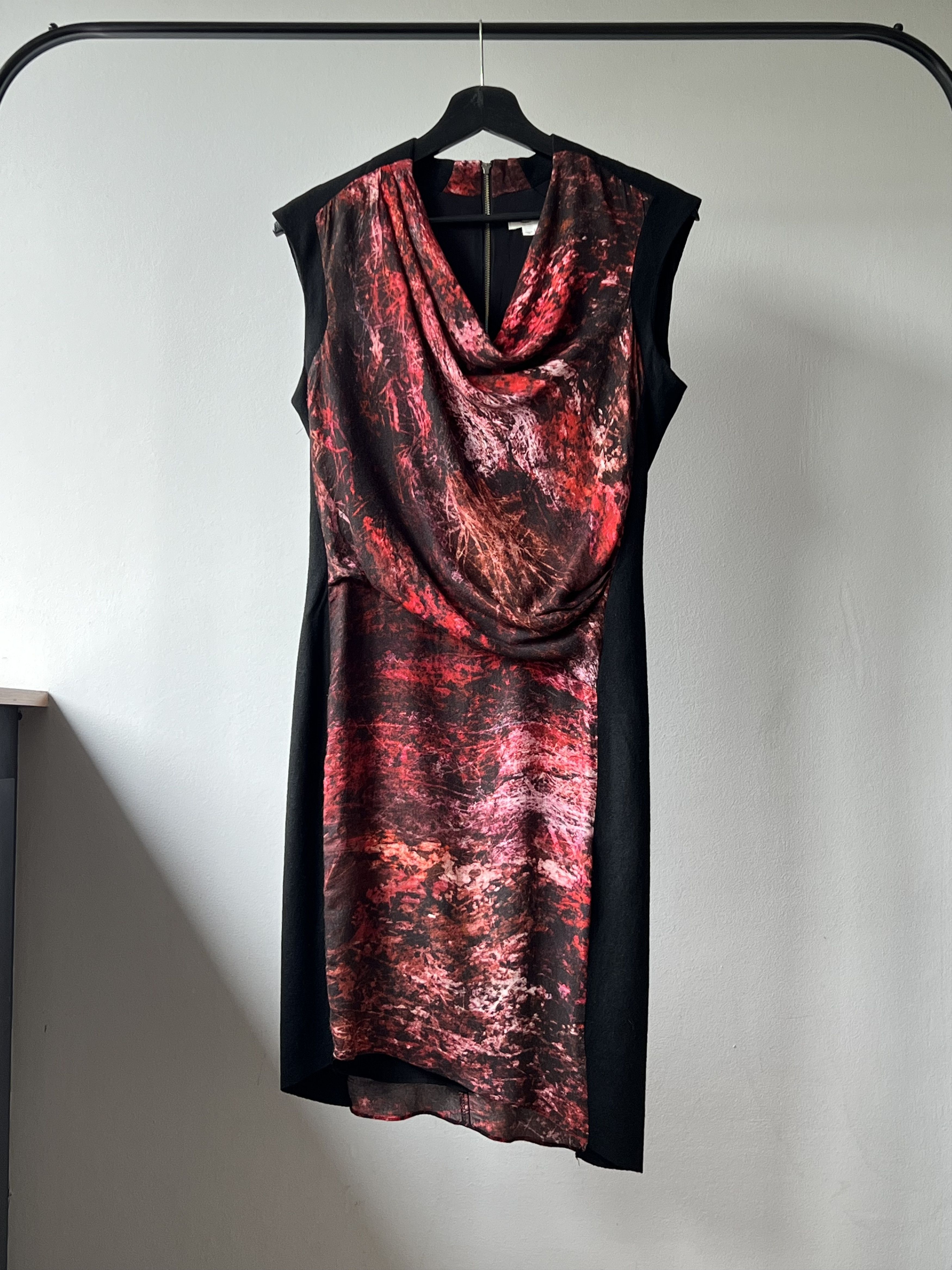 Helmut Lang Helmut Lang Asymmetric Runway Midnight Floral Pattern Dress Size M / US 6-8 / IT 42-44 - 1 Thumbnail