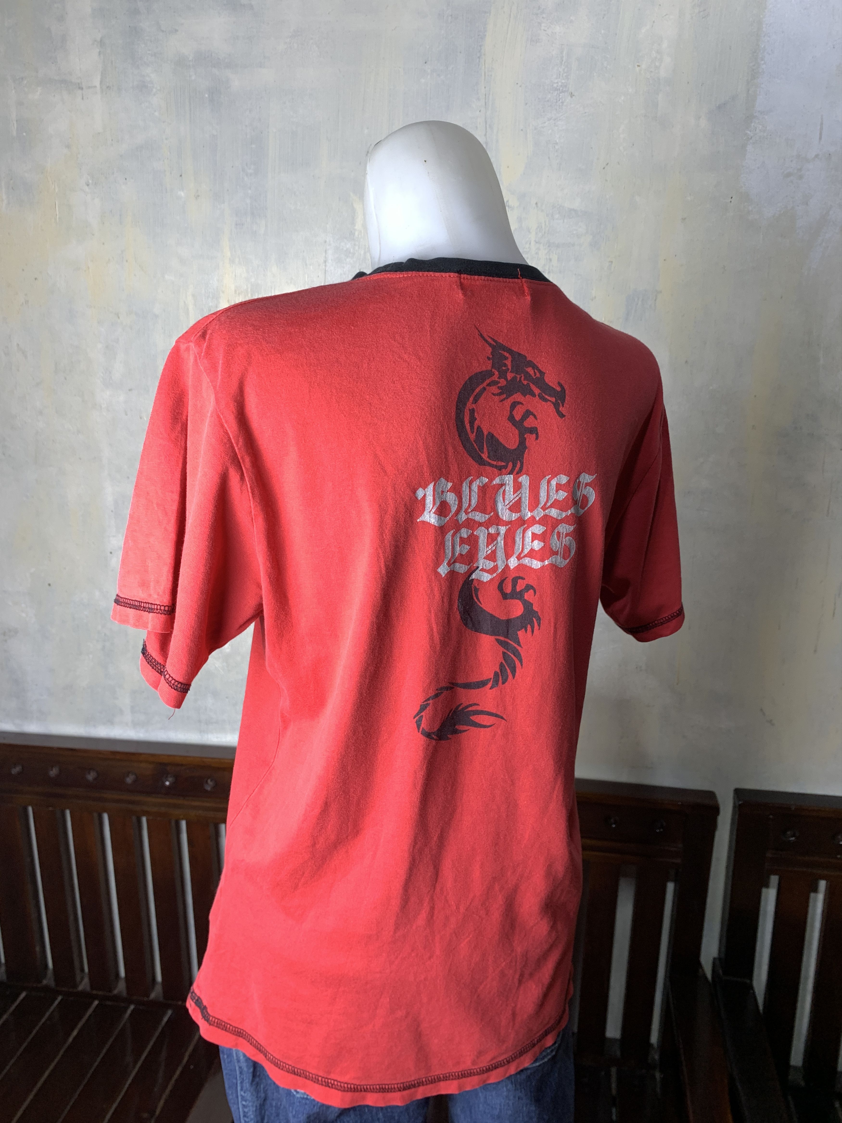Japanese Brand 2000s Blue Eyes Red Dragon Wings Tee (M) Size M / US 6-8 / IT 42-44 - 3 Thumbnail