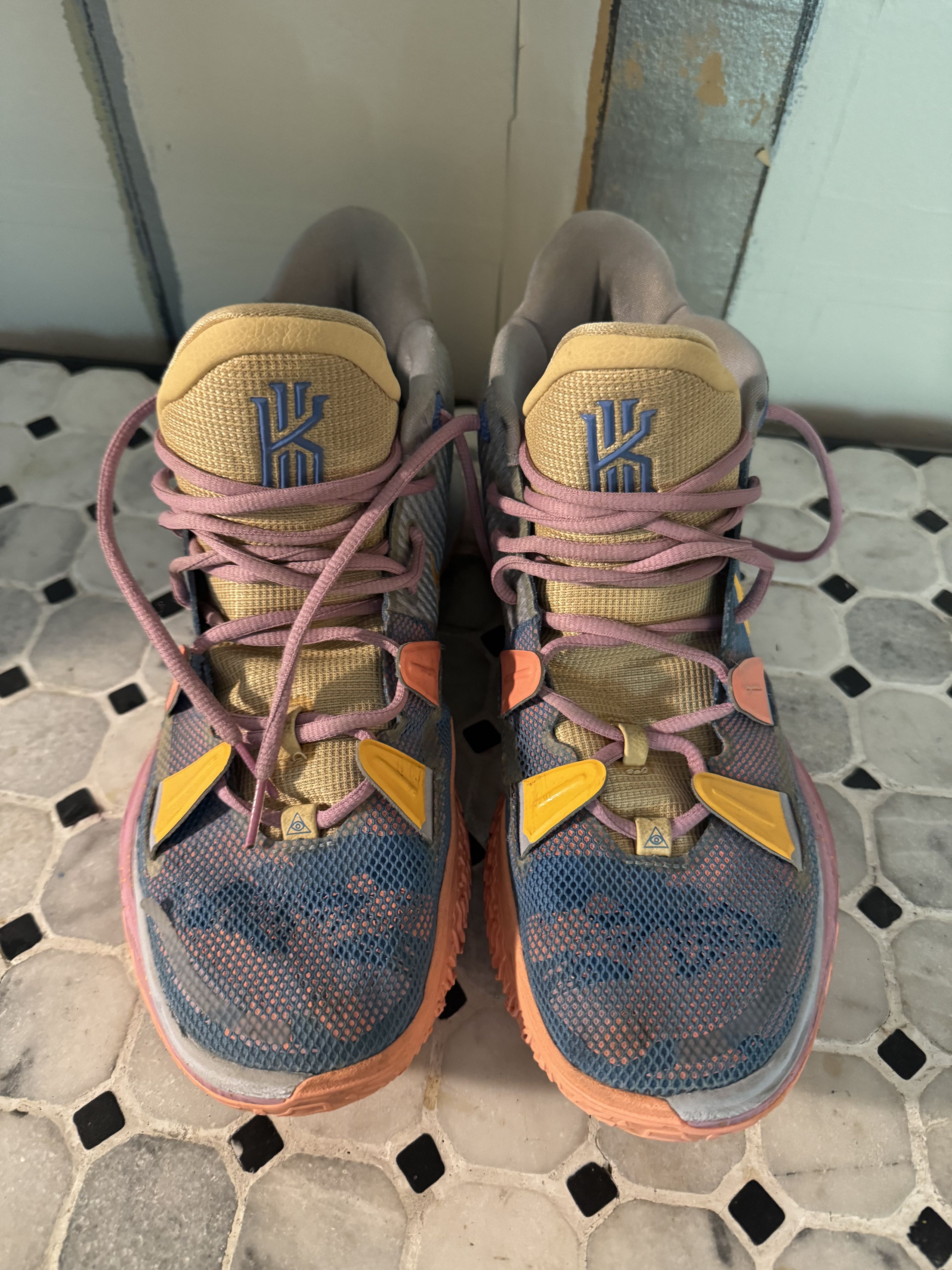 Nike Nike Kyire Size US 11 / EU 44 - 1 Thumbnail