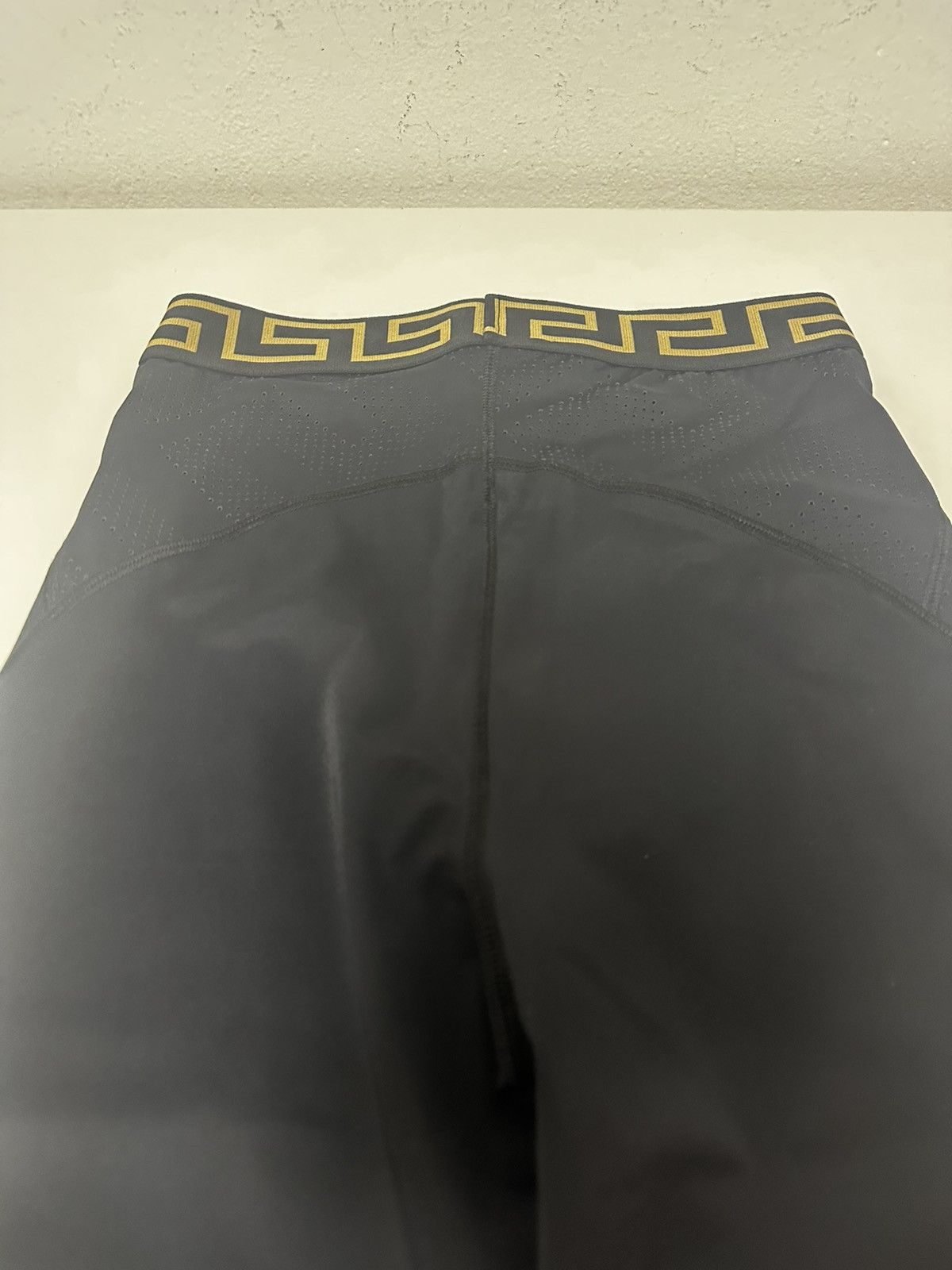 Versace Versace Greca Black Leggings Size 28" / US 6 / IT 42 - 11 Thumbnail