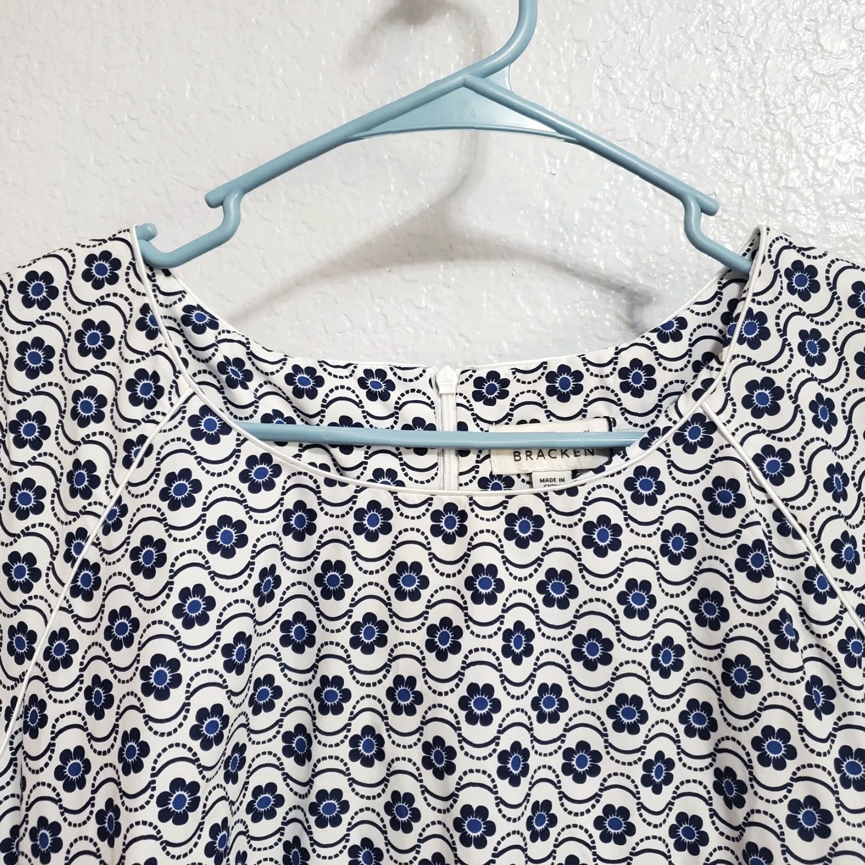 Vintage Molly Bracken Womens Dress White Blue Floral Woven Short Sleeve Casual Size XL Size 40" / US 18 - 6 Thumbnail