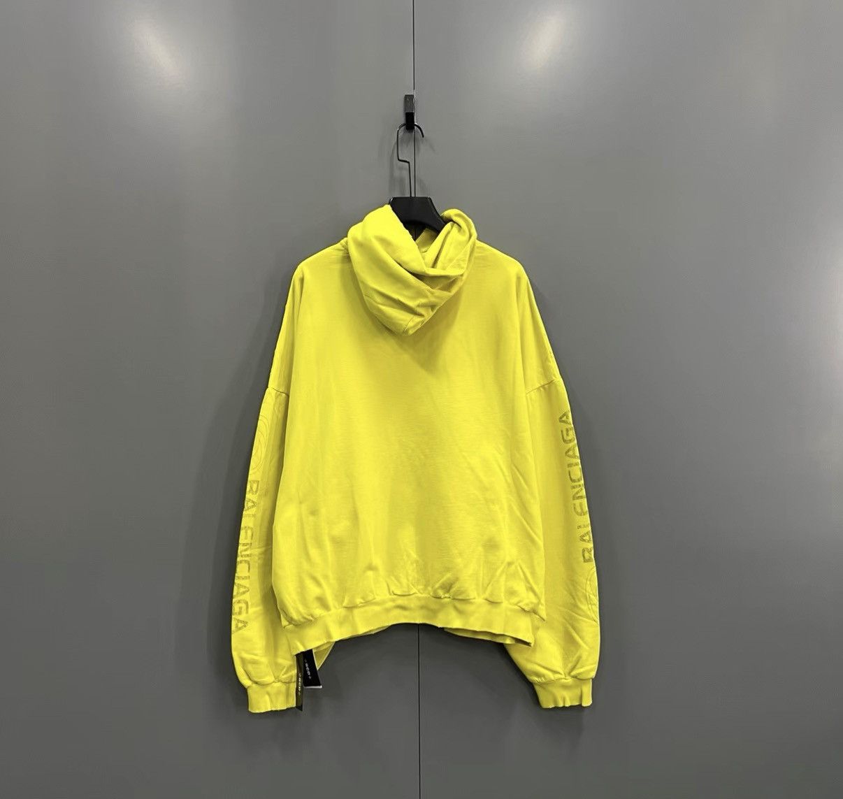 Balenciaga Balenciaga Yellow Pattern Printed Hoodie J41 Size US M / EU 48-50 / 2 - 2 Thumbnail