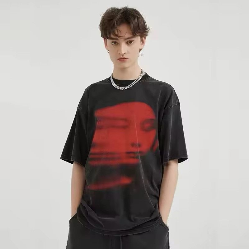 Japanese Brand Red Face Graphic T Shirt Size US L / EU 52-54 / 3 - 1 Thumbnail