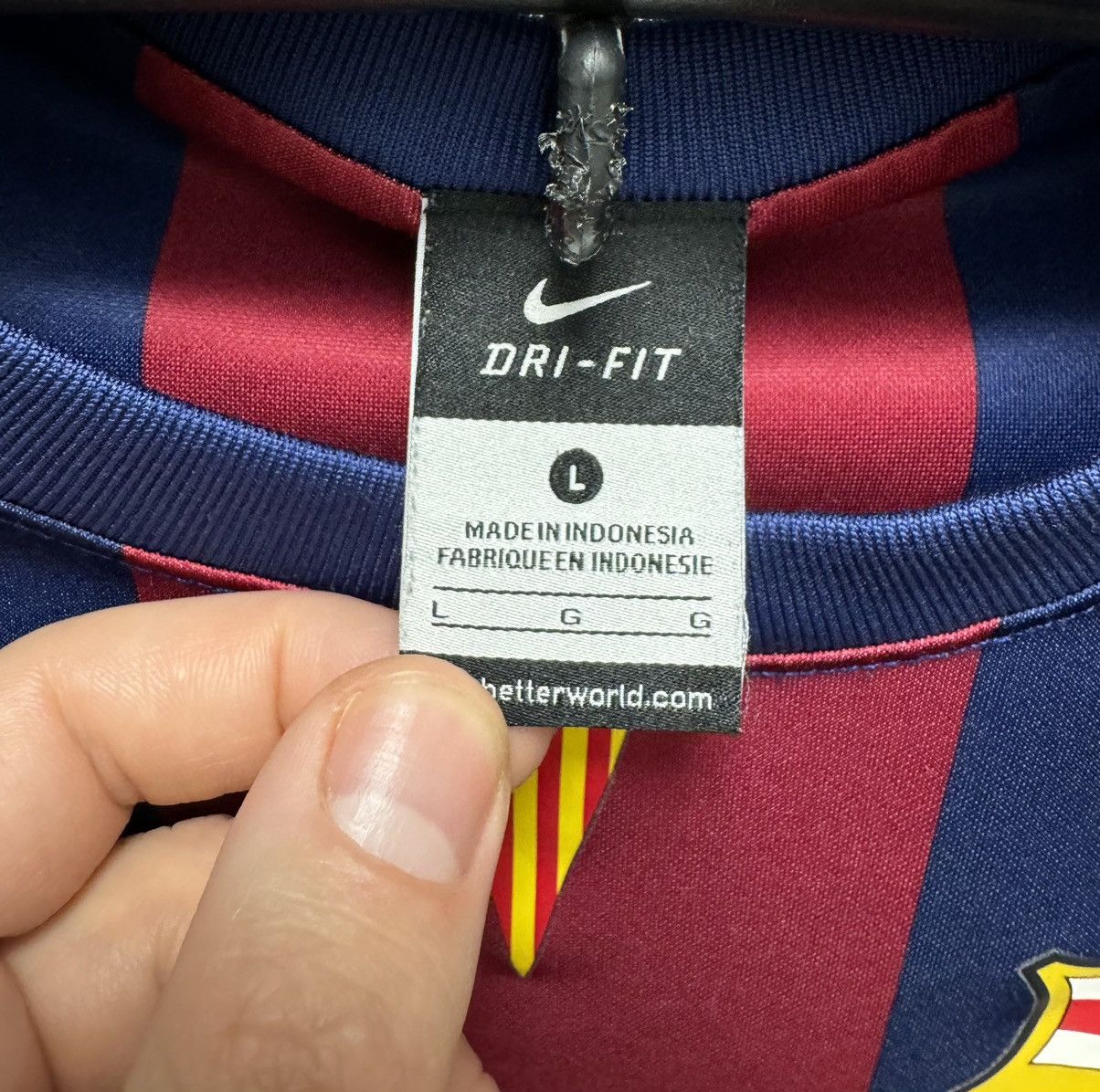 Nike Nike Barcelona 2014/15 home soccer jersey L sz Size US L / EU 52-54 / 3 - 5 Thumbnail