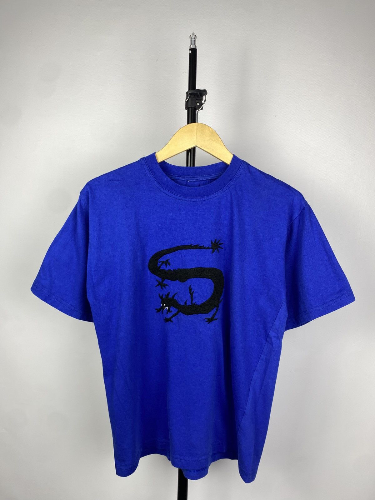 Japanese Brand × Vintage Vintage 90s DRAGON embroidered Logo T Shirt Size US S / EU 44-46 / 1 - 1 Thumbnail
