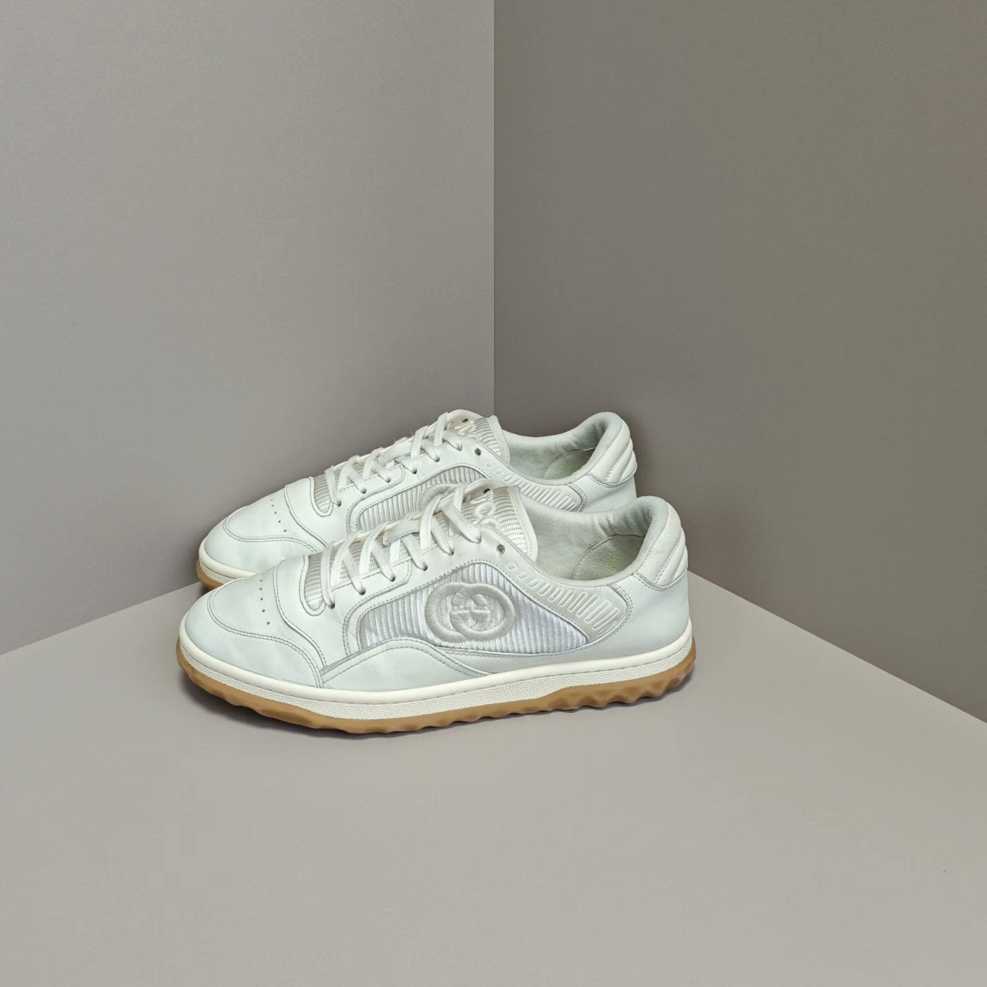 Gucci Gucci Lowtop Sneakers 7 Men Size US 7 / EU 40 - 1 Thumbnail