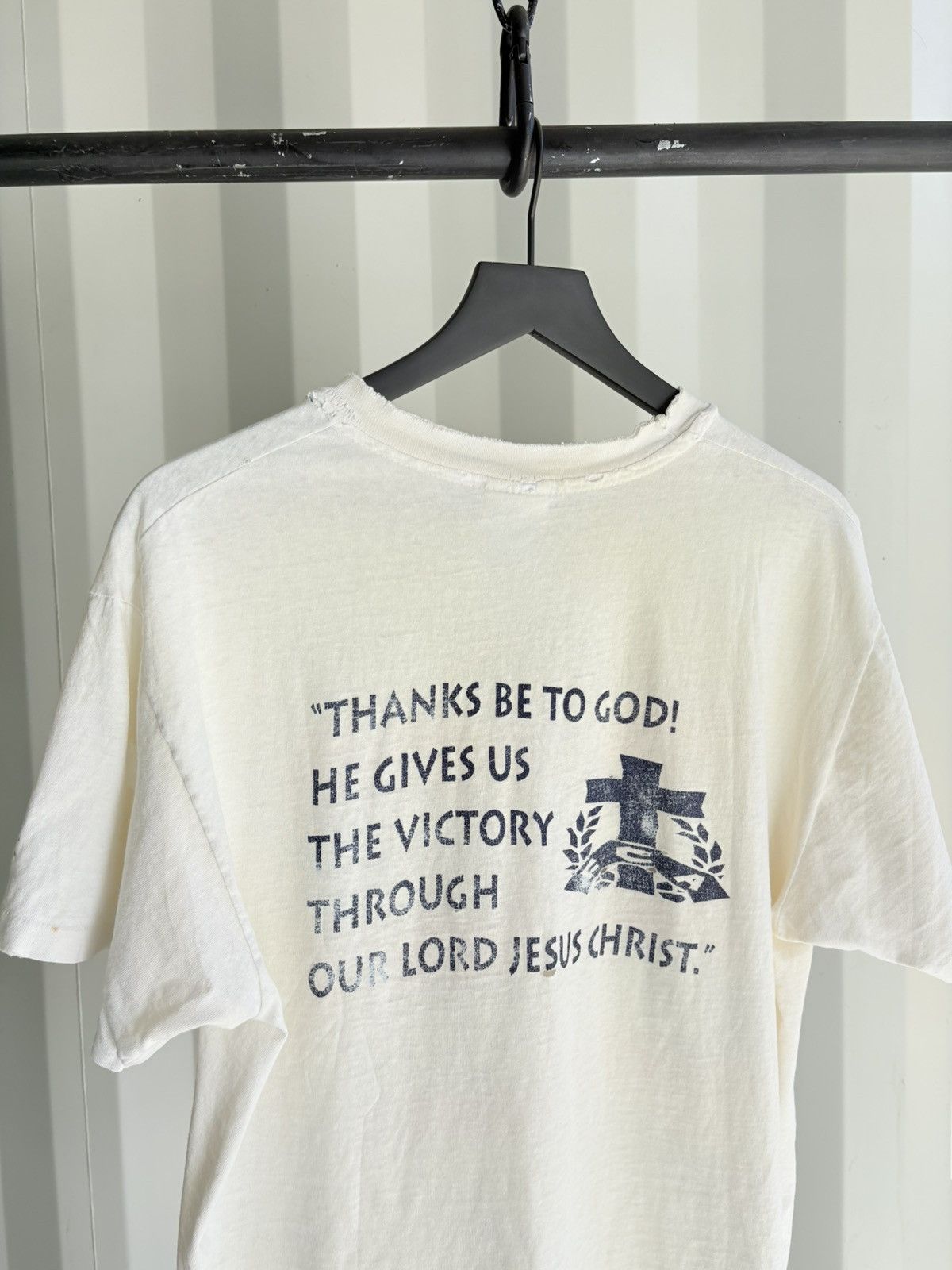 Vintage Thrashed Jesus Christ Faded Distressed Shirt GRUNGE Band Size US L / EU 52-54 / 3 - 1 Thumbnail