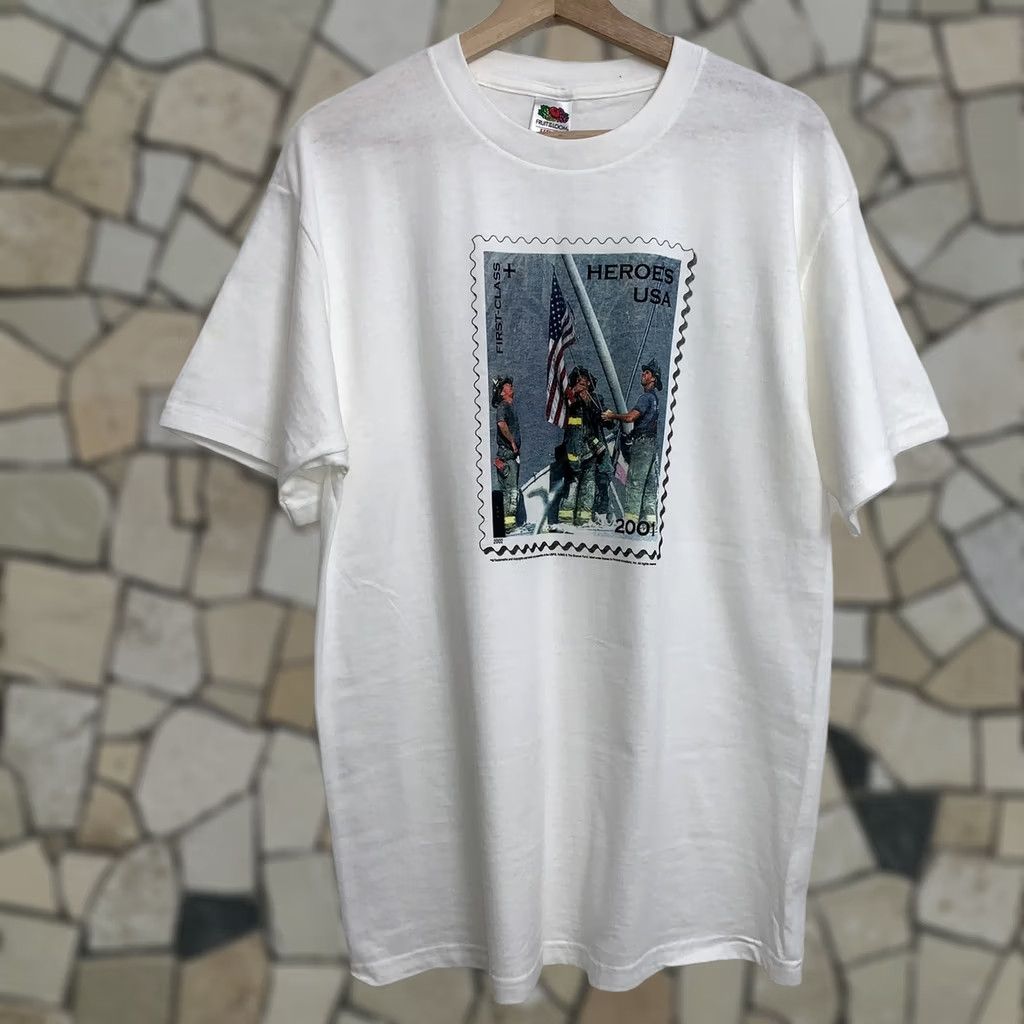 Fruit Of The Loom VINTAGE USA Heroes 2001 Stamp Tee White Shirt T-Shirt Sleeve Size Large Size US L / EU 52-54 / 3 - 1 Thumbnail