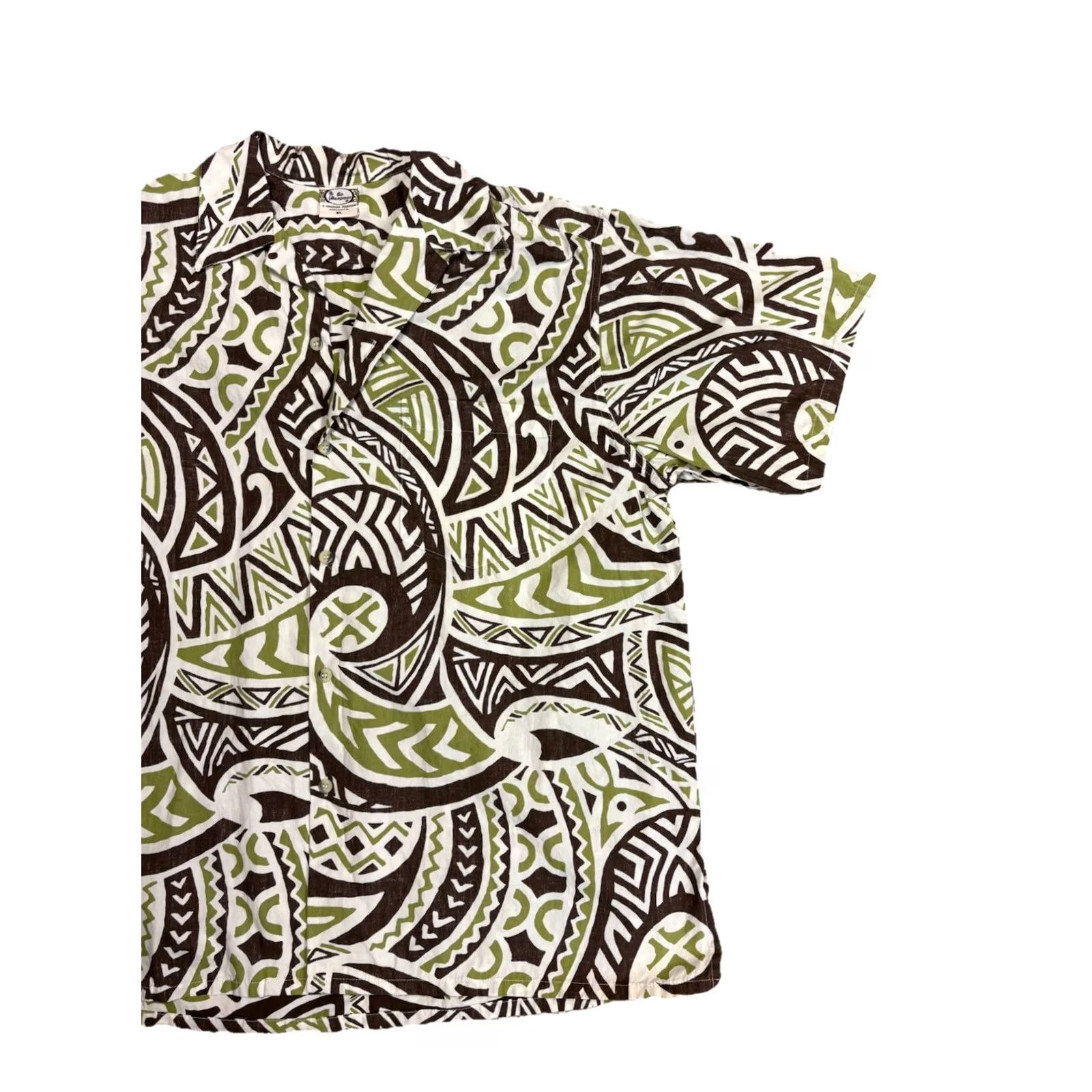 Vivobarefoot Go Barefoot Green Tropical Print Mens XL USA Button Up Shirt Size US XL / EU 56 / 4 - 3 Thumbnail