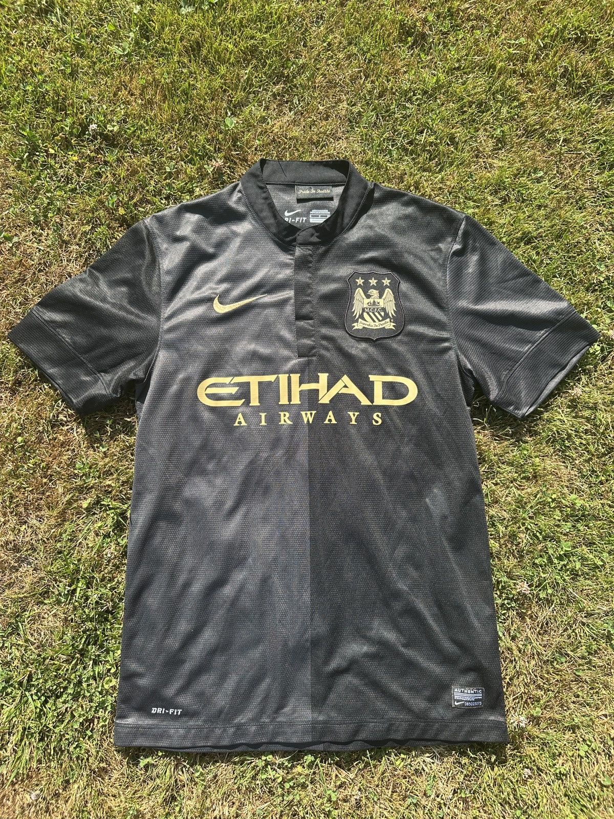 Other Manchester city nike 2013 2014 away football player issue Size US S / EU 44-46 / 1 - 1 Thumbnail