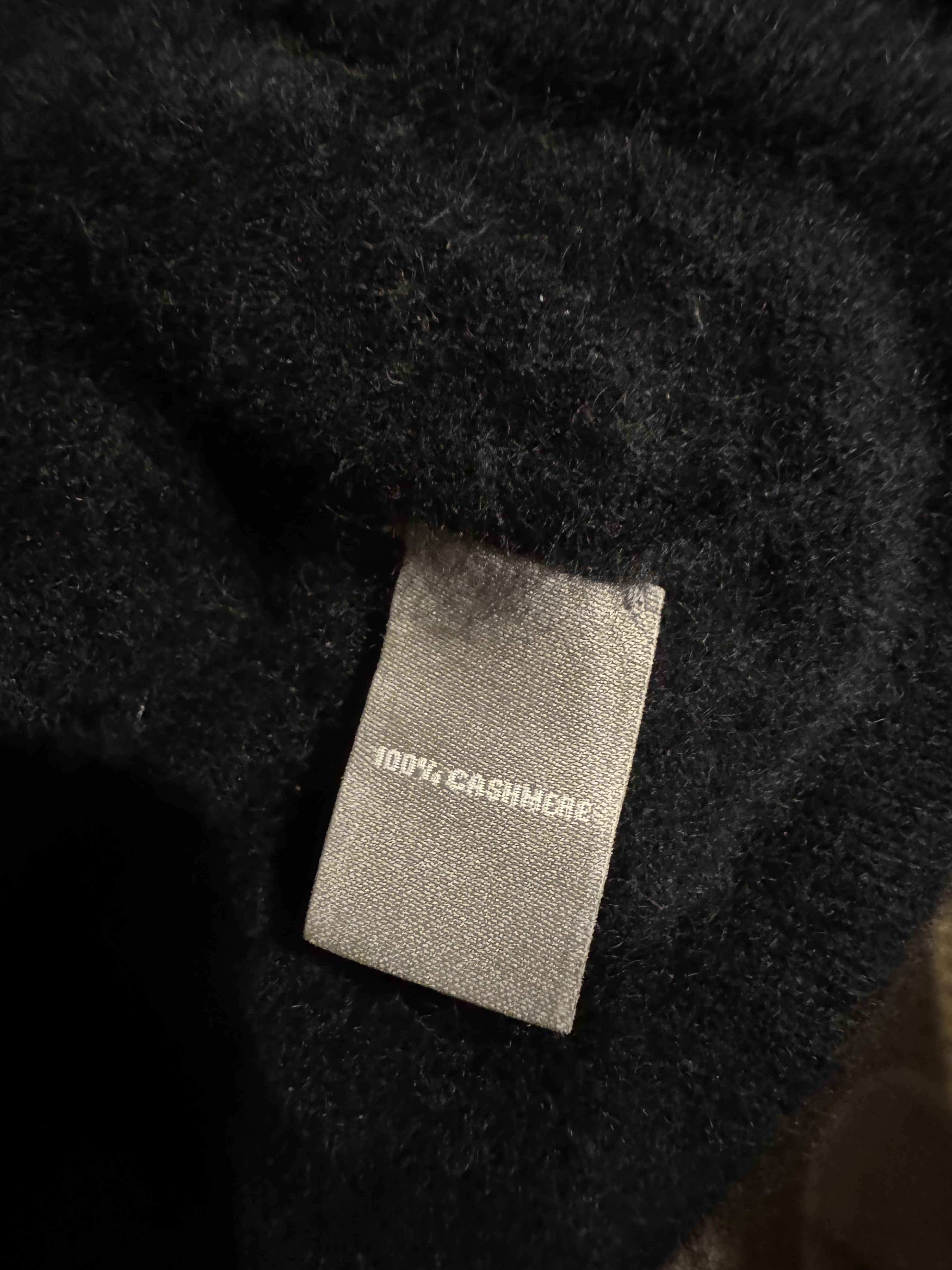 Neiman Marcus Nieman Marcus Black V-Neck Sweater Size US XL / EU 56 / 4 - 4 Thumbnail