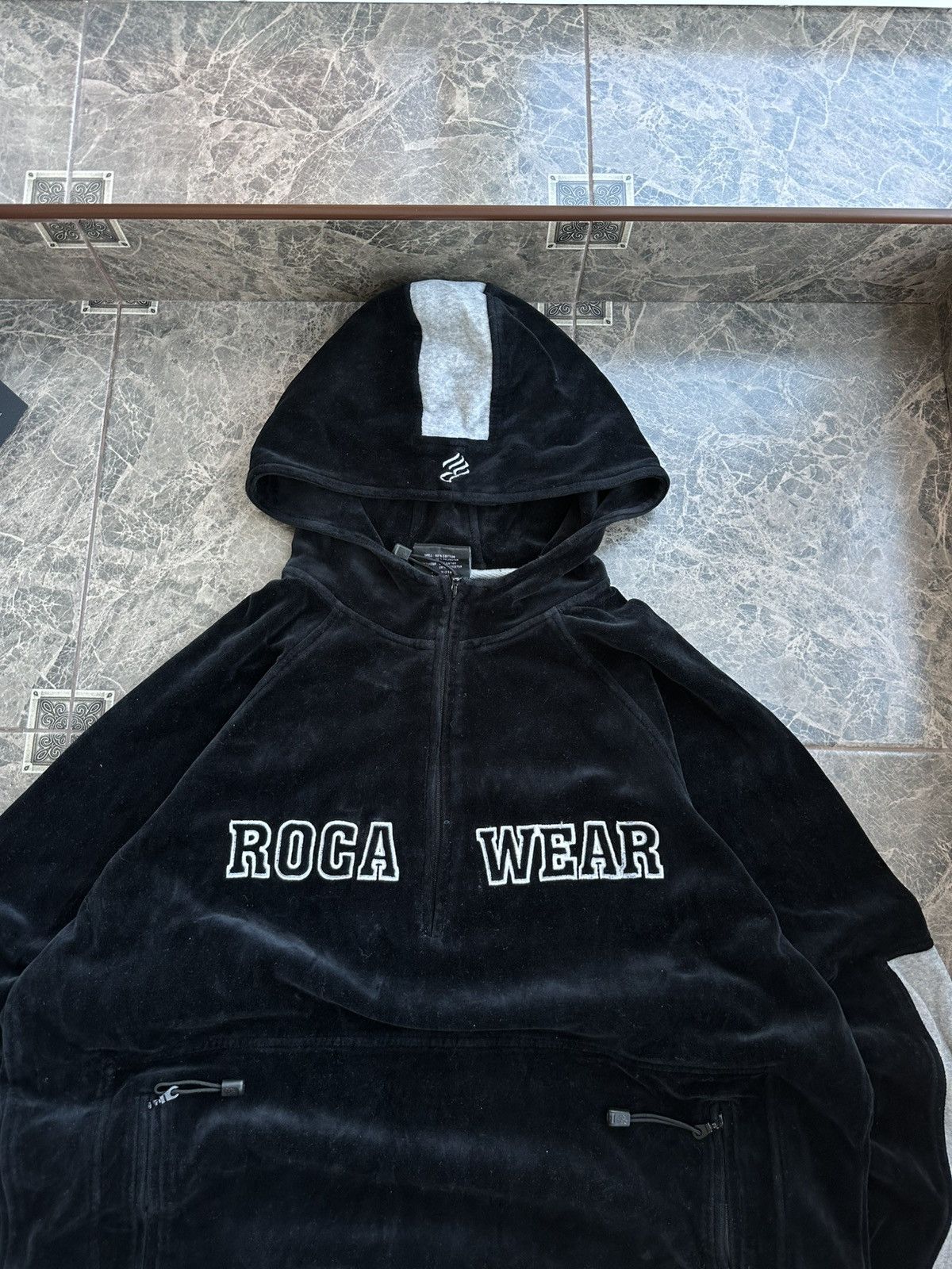 Rocawear Vintage Rocawear Velour Mens SK8 Streetwear Hoodie Sz L/XL Size US L / EU 52-54 / 3 - 4 Thumbnail