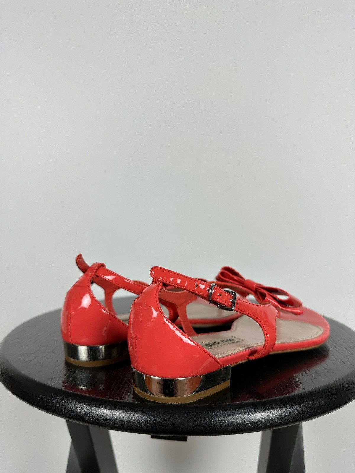 Miu Miu Miu Miu Pink Patent Leather Bow Flat Sandals Size US 6.5 / IT 36.5 - 6 Thumbnail