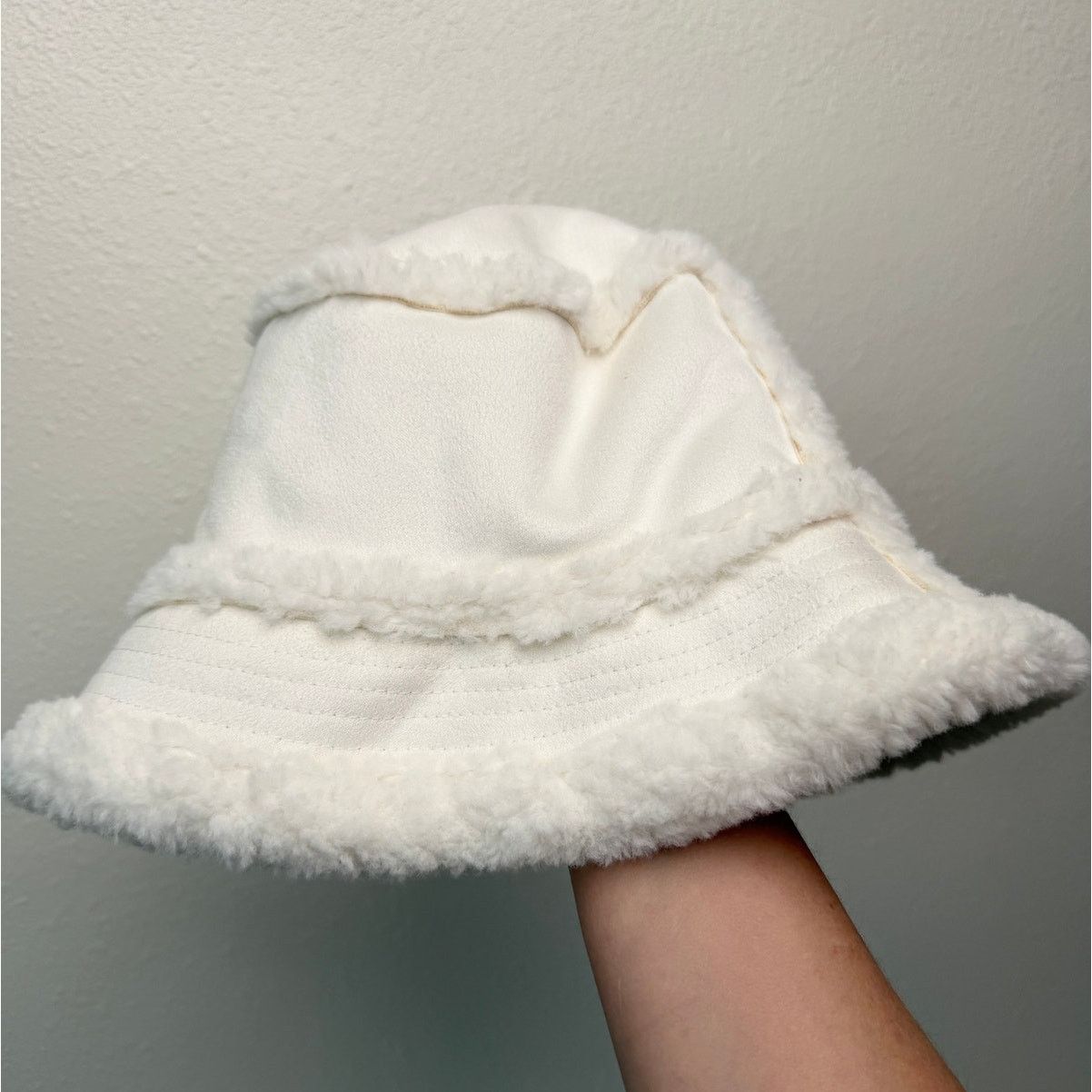 Alo Alo Yoga Ivory Winterfun Bucket Hat Women M/L Size ONE SIZE - 3 Thumbnail